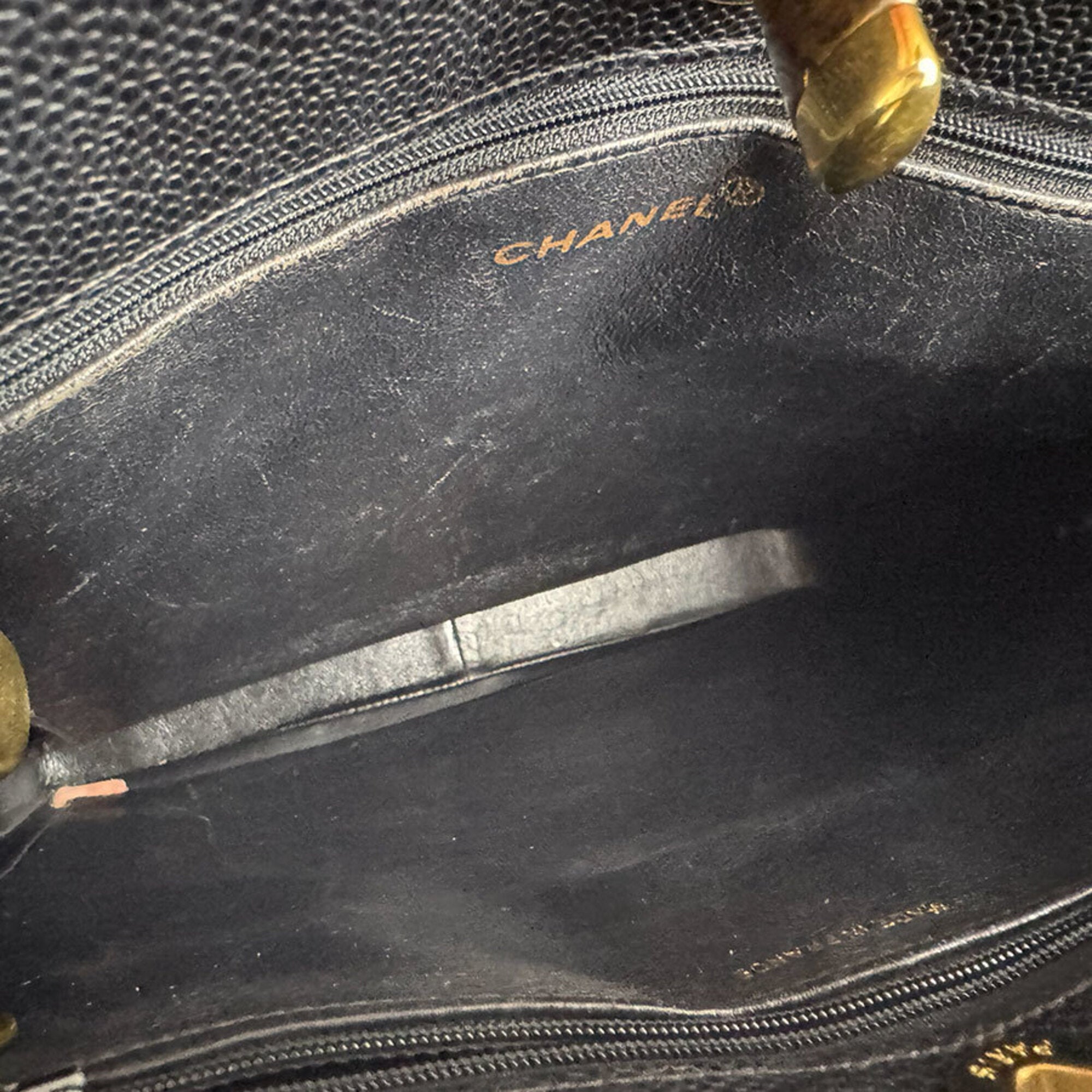 Chanel Black Grained Calfskin Shoulder Bag (Pre-Owned)