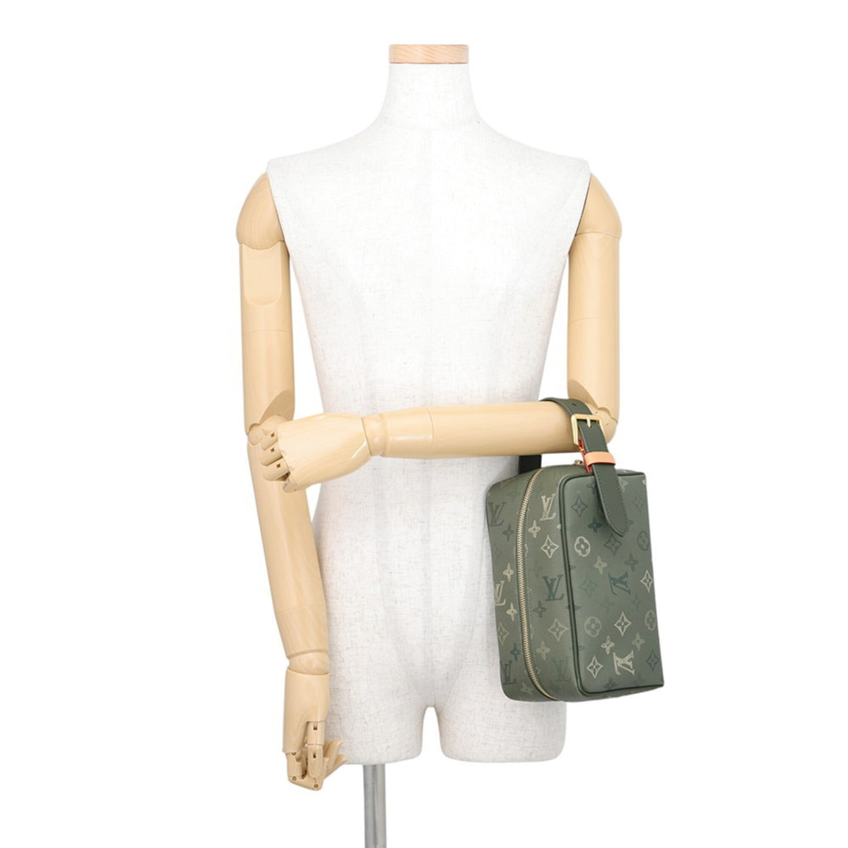 Louis Vuitton Green Khaki Monogram Monogram Clutch Bag Handbag Pouch (Pre-Owned)