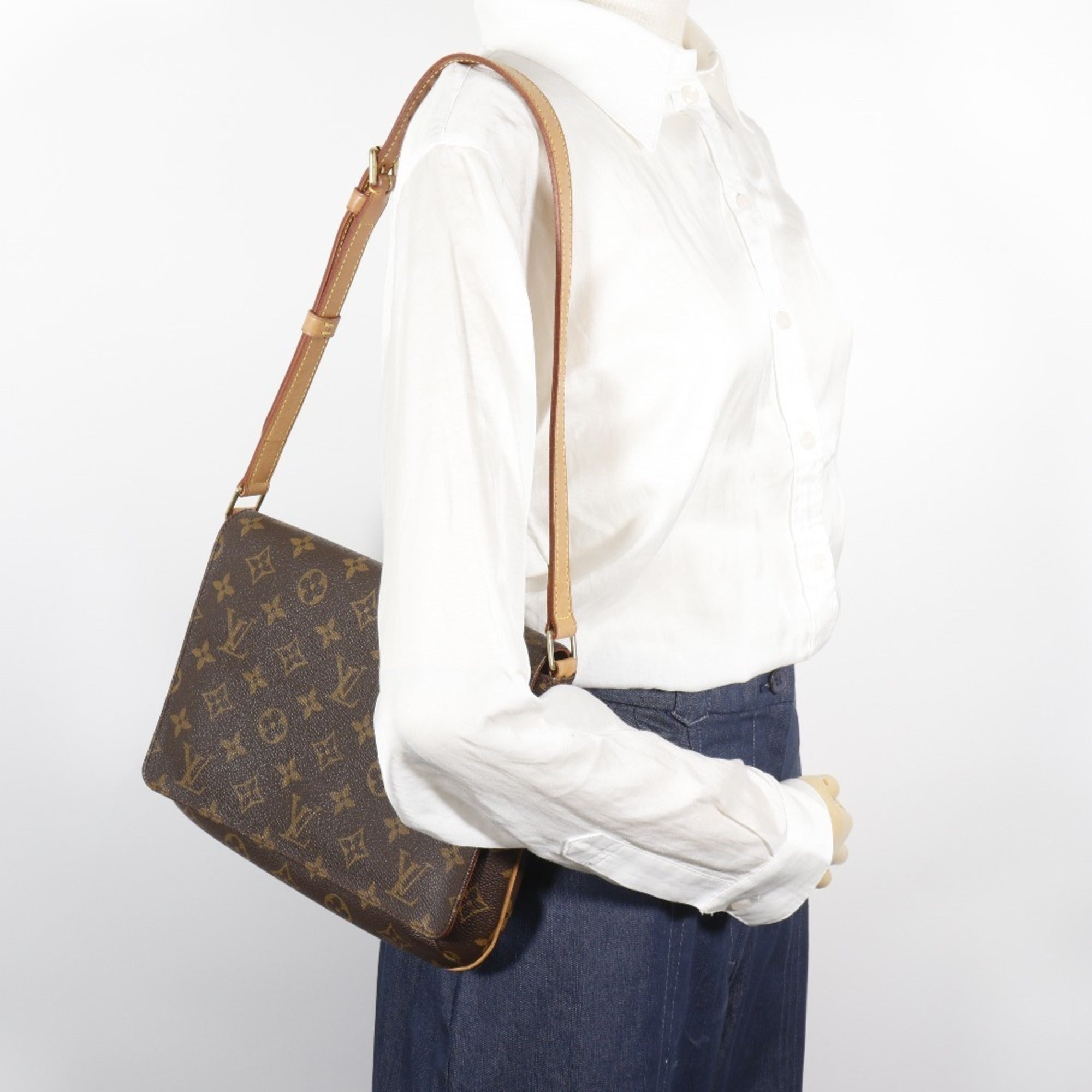 Louis Vuitton Brown Monogram Canvas Shoulder Bag (Pre-Owned)
