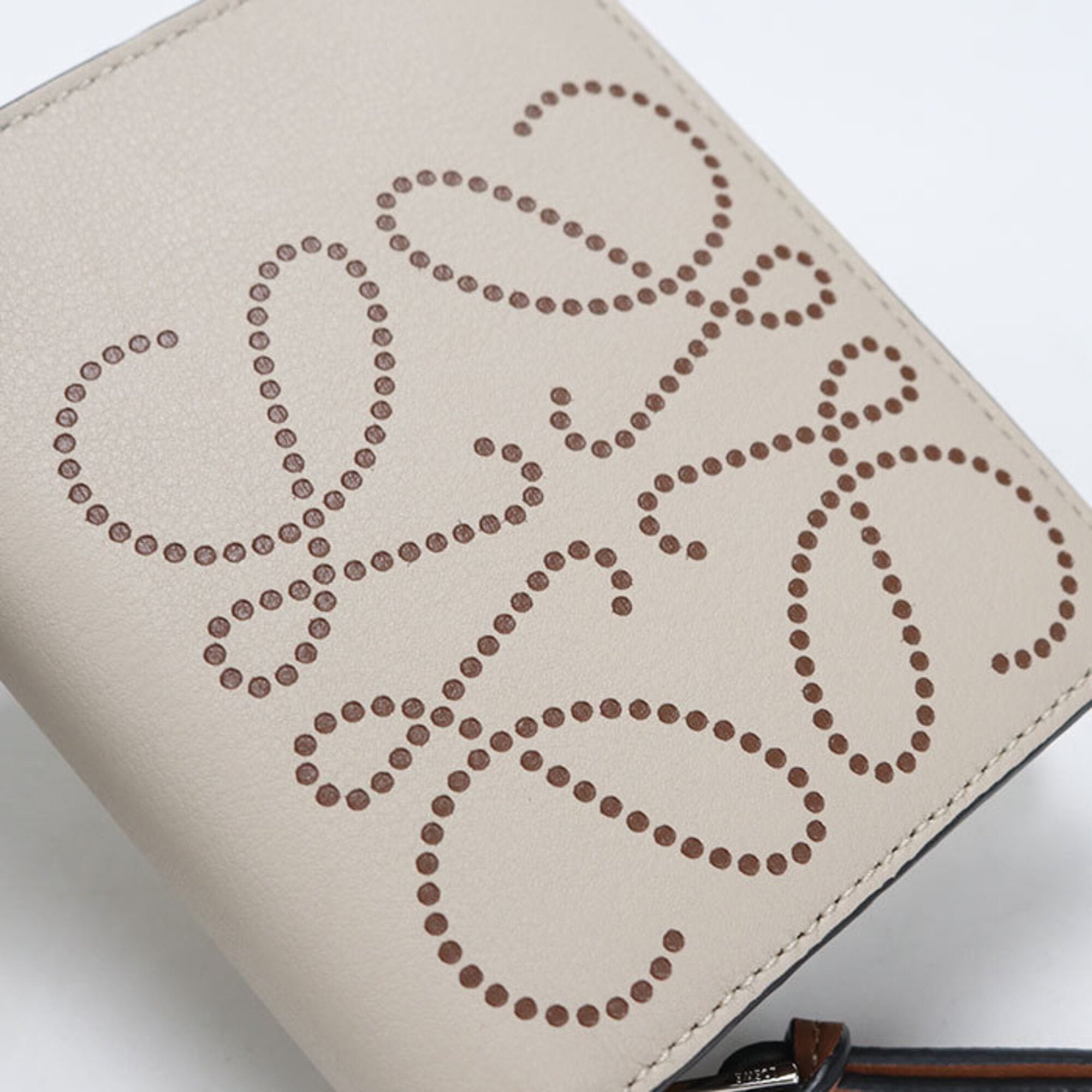 Loewe Beige Leather Wallet (Bi-Fold) (Pre-Owned)