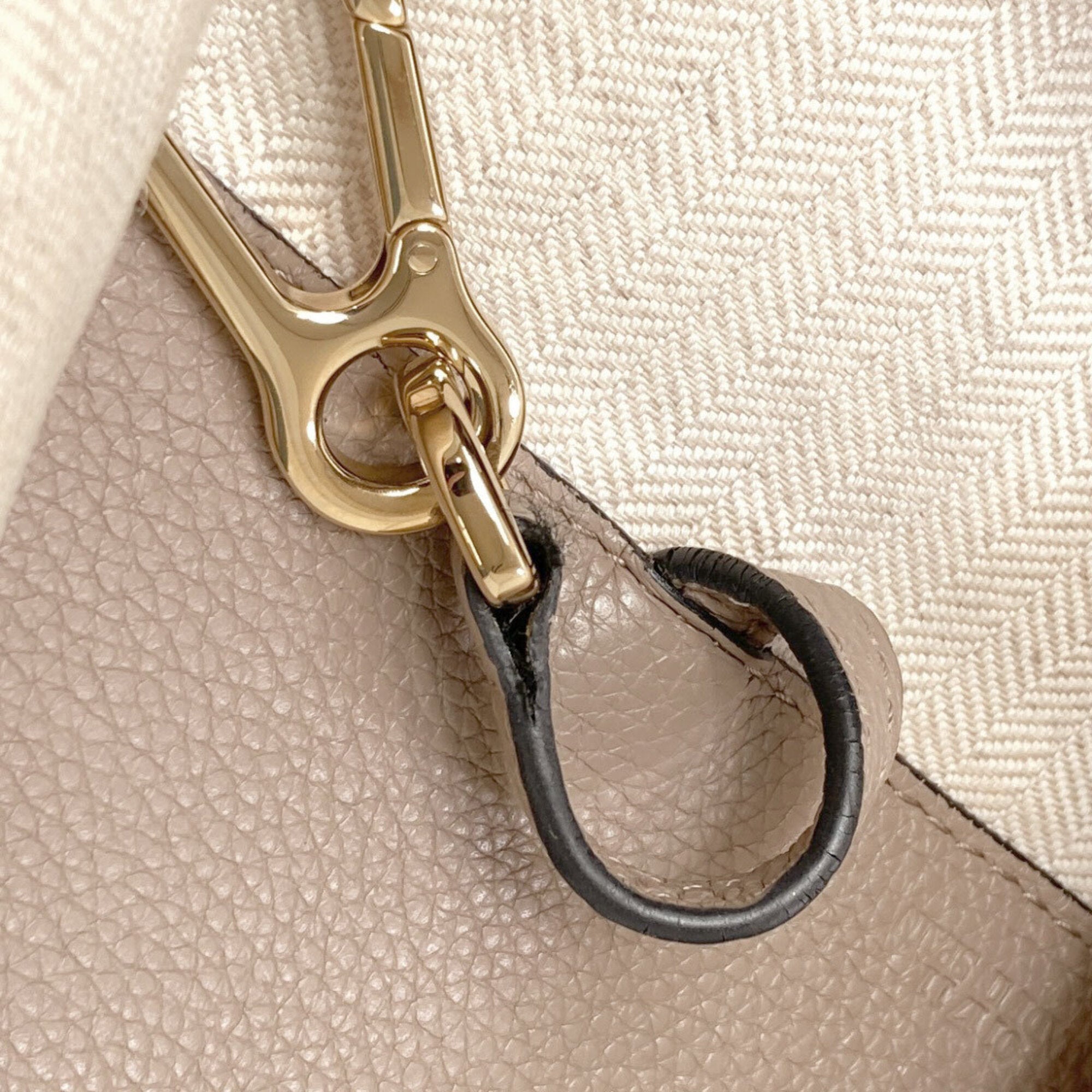 Loewe Brown Leather Handbag (Pre-Owned)