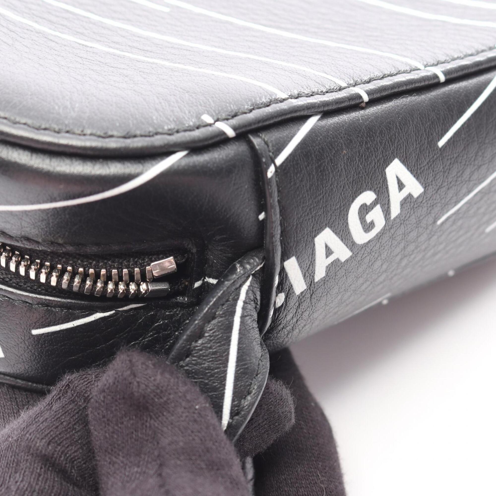 Balenciaga Black White Leather Shoulder Bag (Pre-Owned)