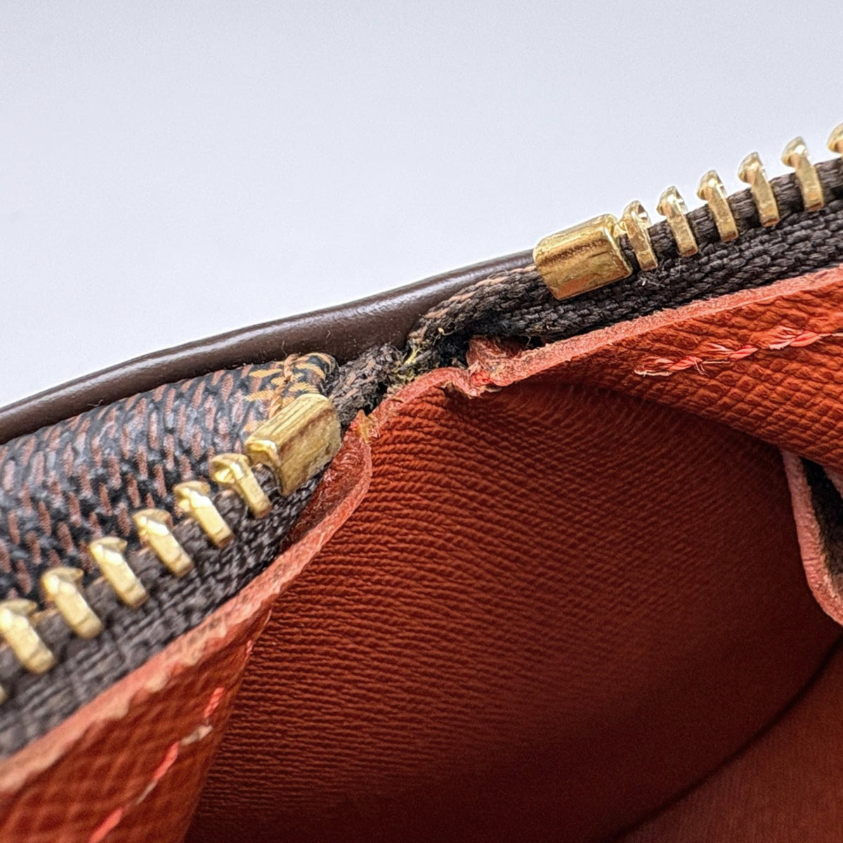 Louis Vuitton Brown Damier Canvas Handbag (Pre-Owned)