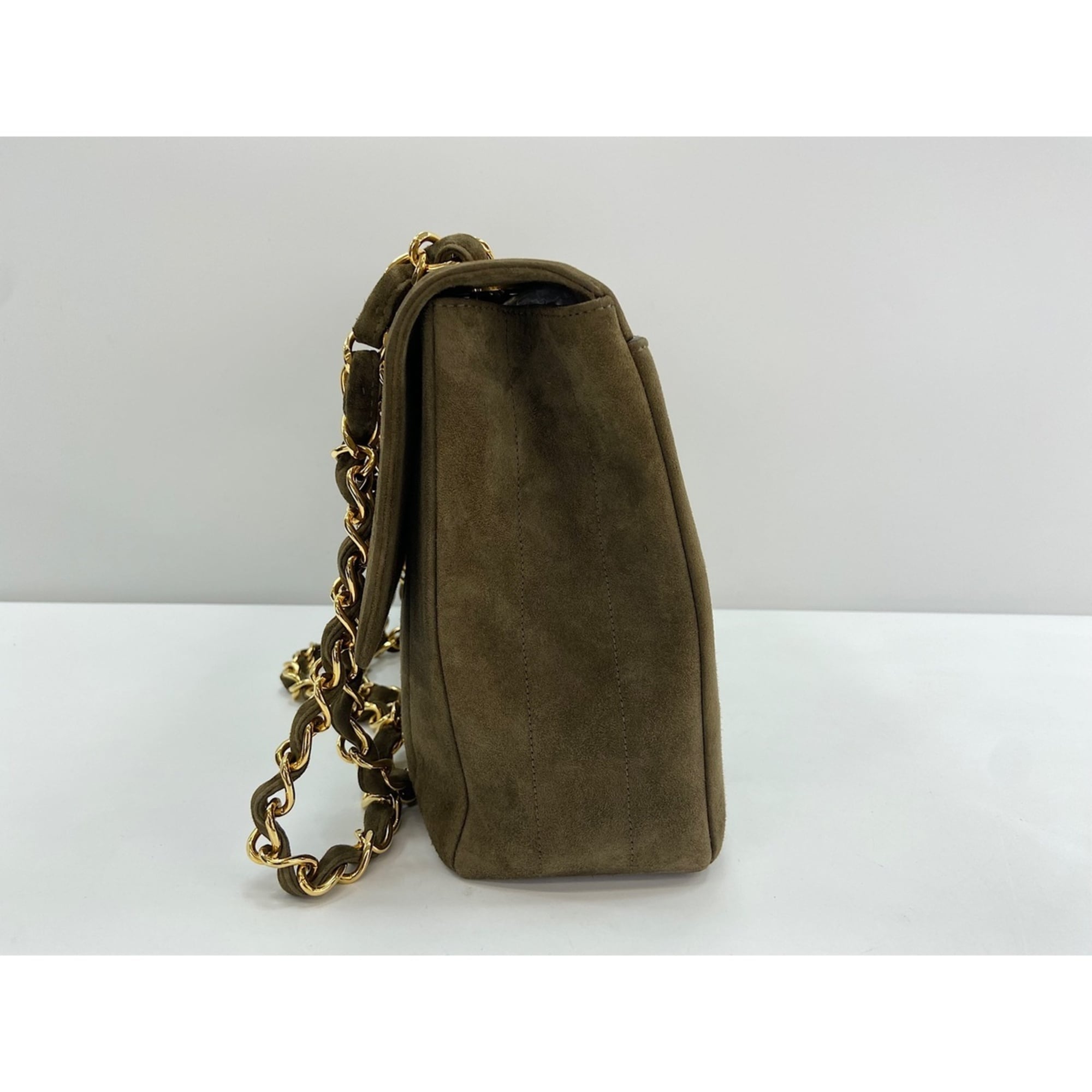Chanel Green Shoulder Bag (Pre-Owned)