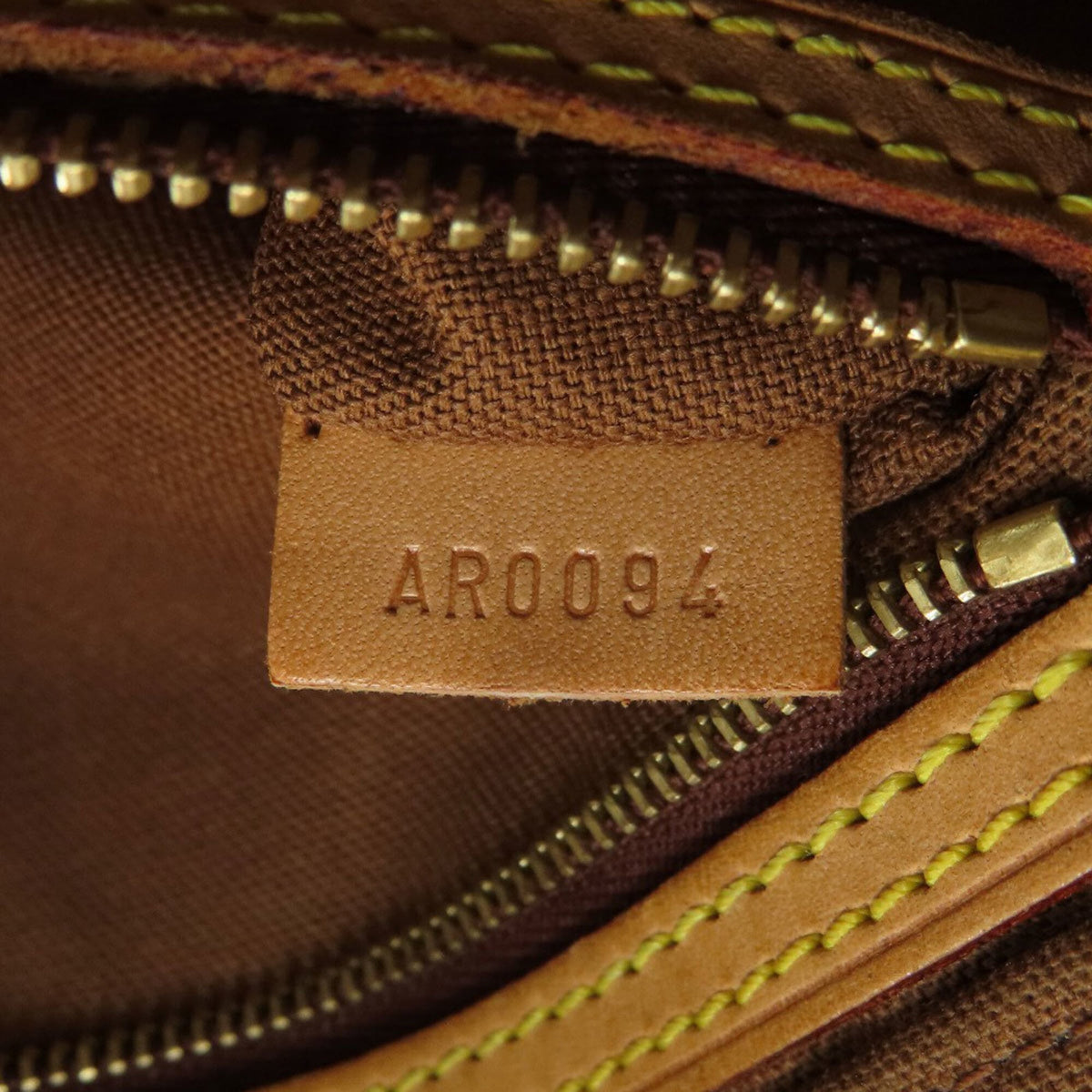 Louis Vuitton Monogram Monogram Canvas Shoulder Bag (Pre-Owned)