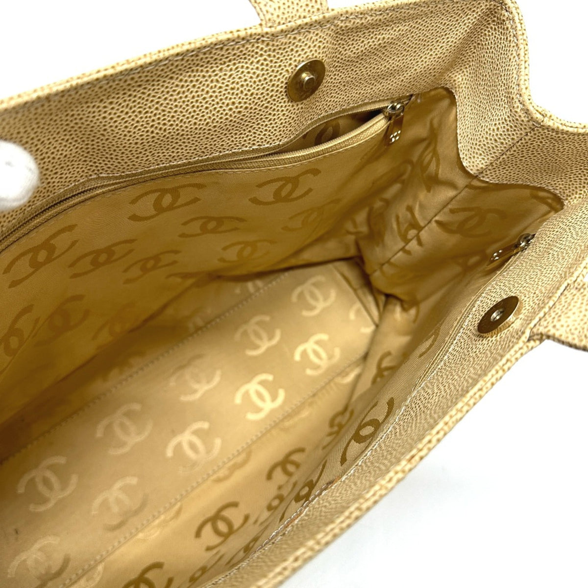 Chanel Beige Leather Tote Bag (Pre-Owned)