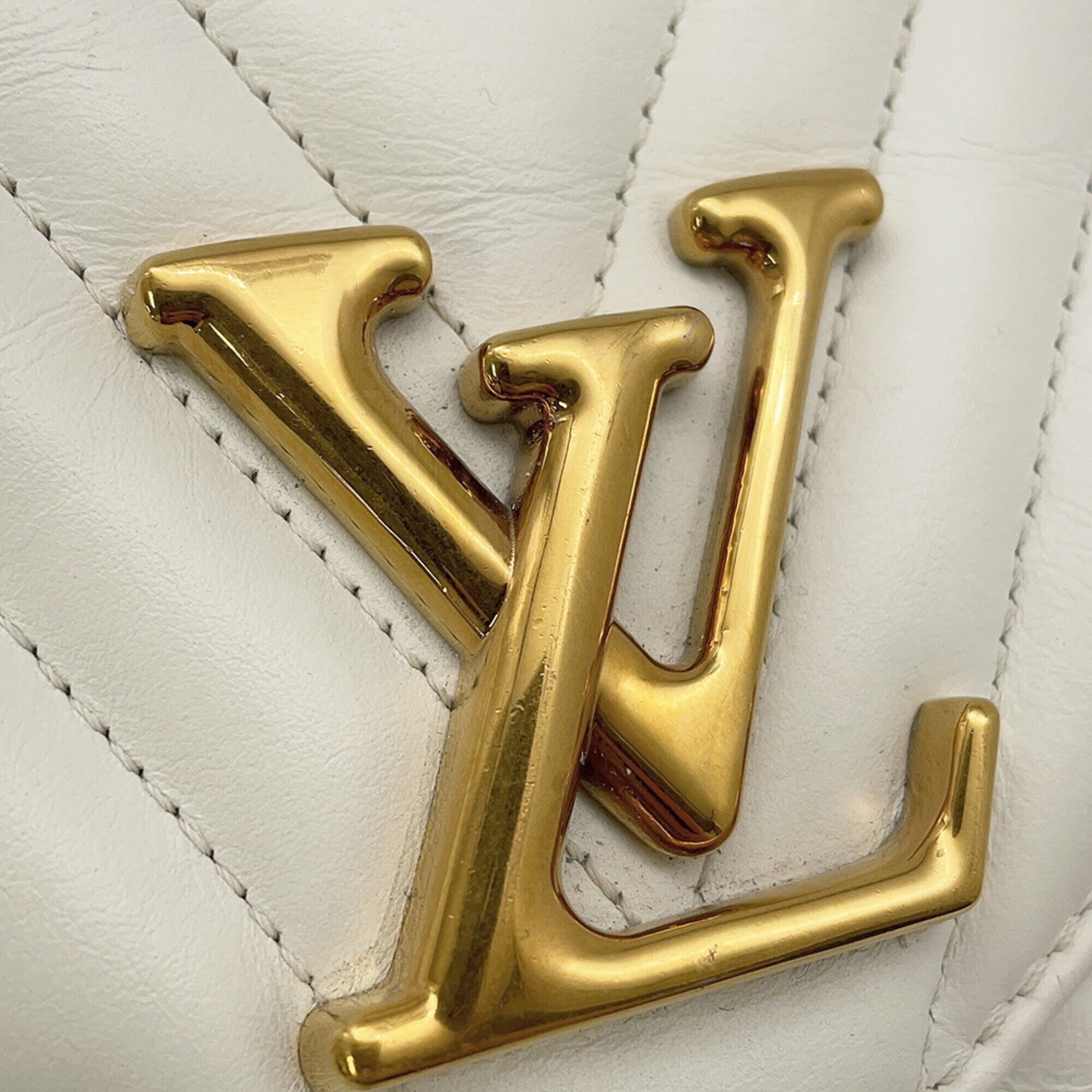 Louis Vuitton Gold Leather Handbag Pochette Shoulder Bag (Pre-Owned)