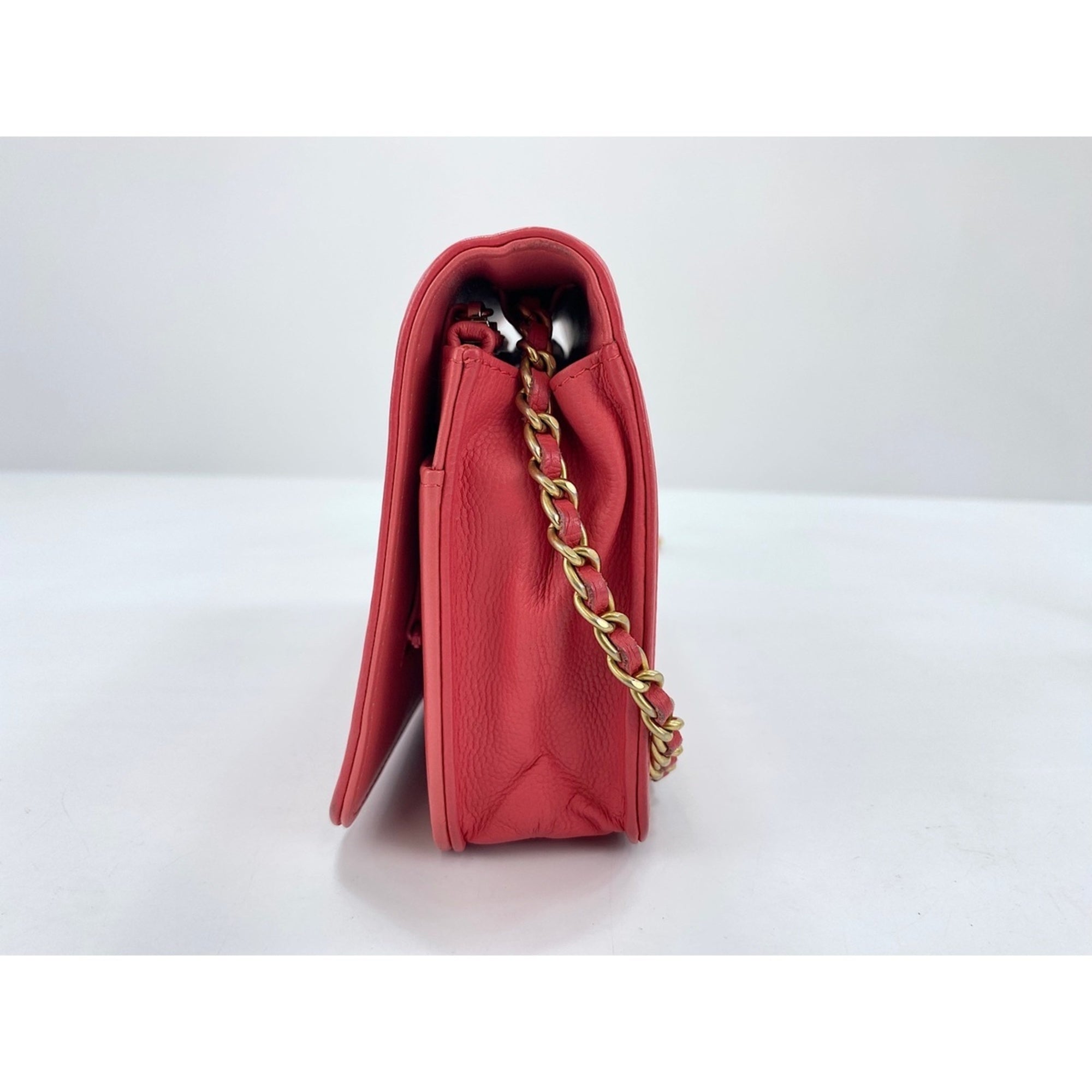 Chanel Boy Chanel Pink Shoulder Bag (Pre-Owned)