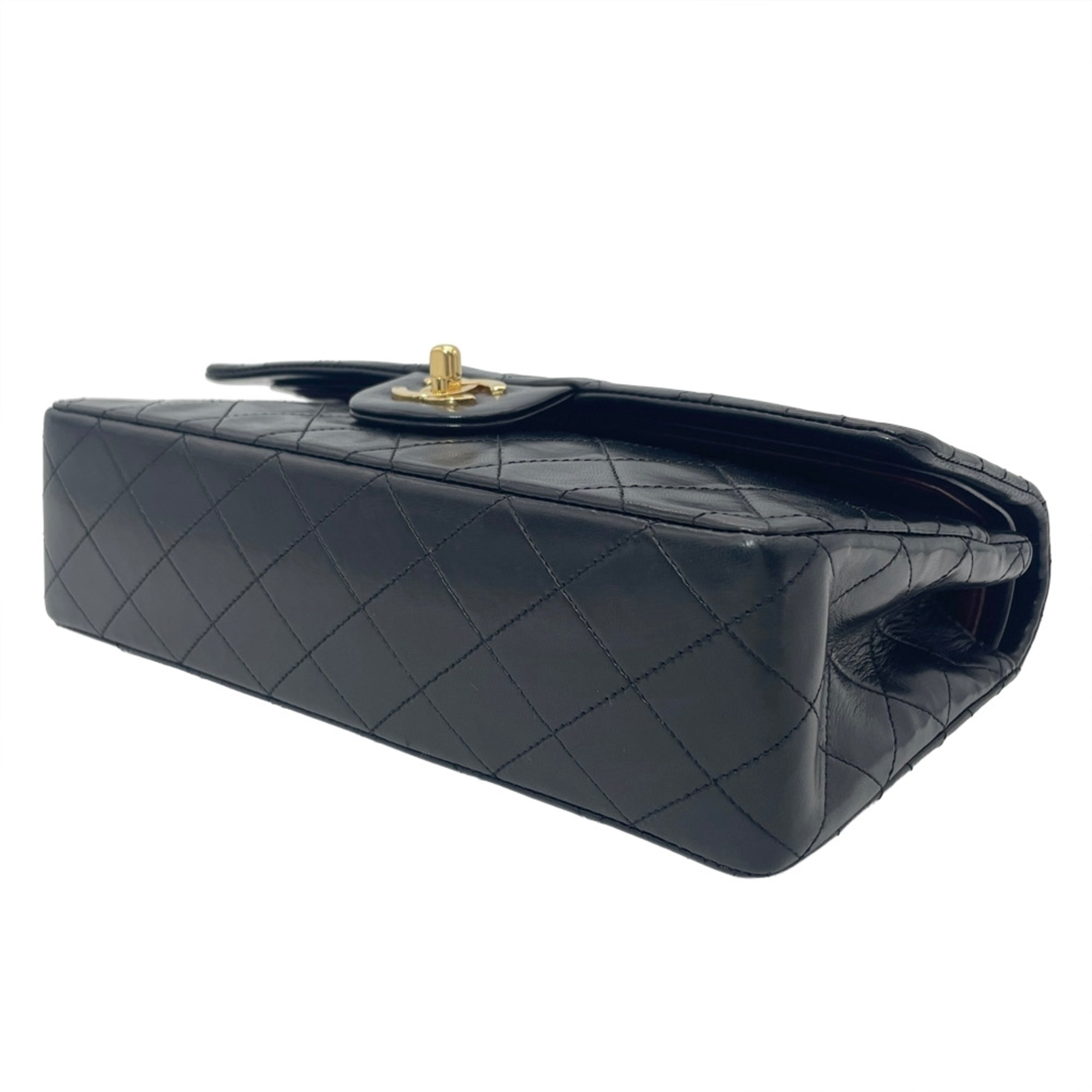 Chanel Matelasse Black Leather Shoulder Bag (Pre-Owned)