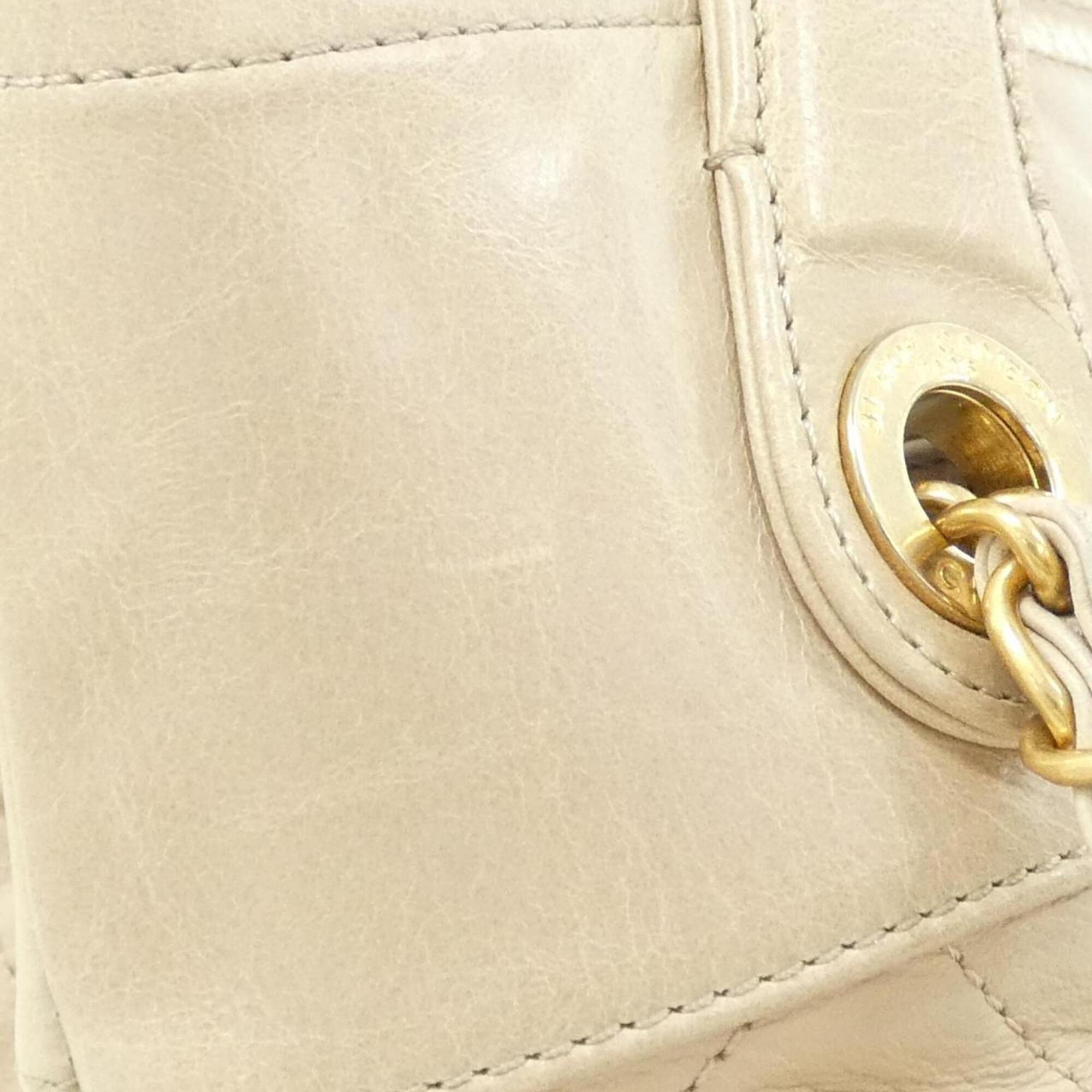 Chanel Beige Leather Handbag (Pre-Owned)