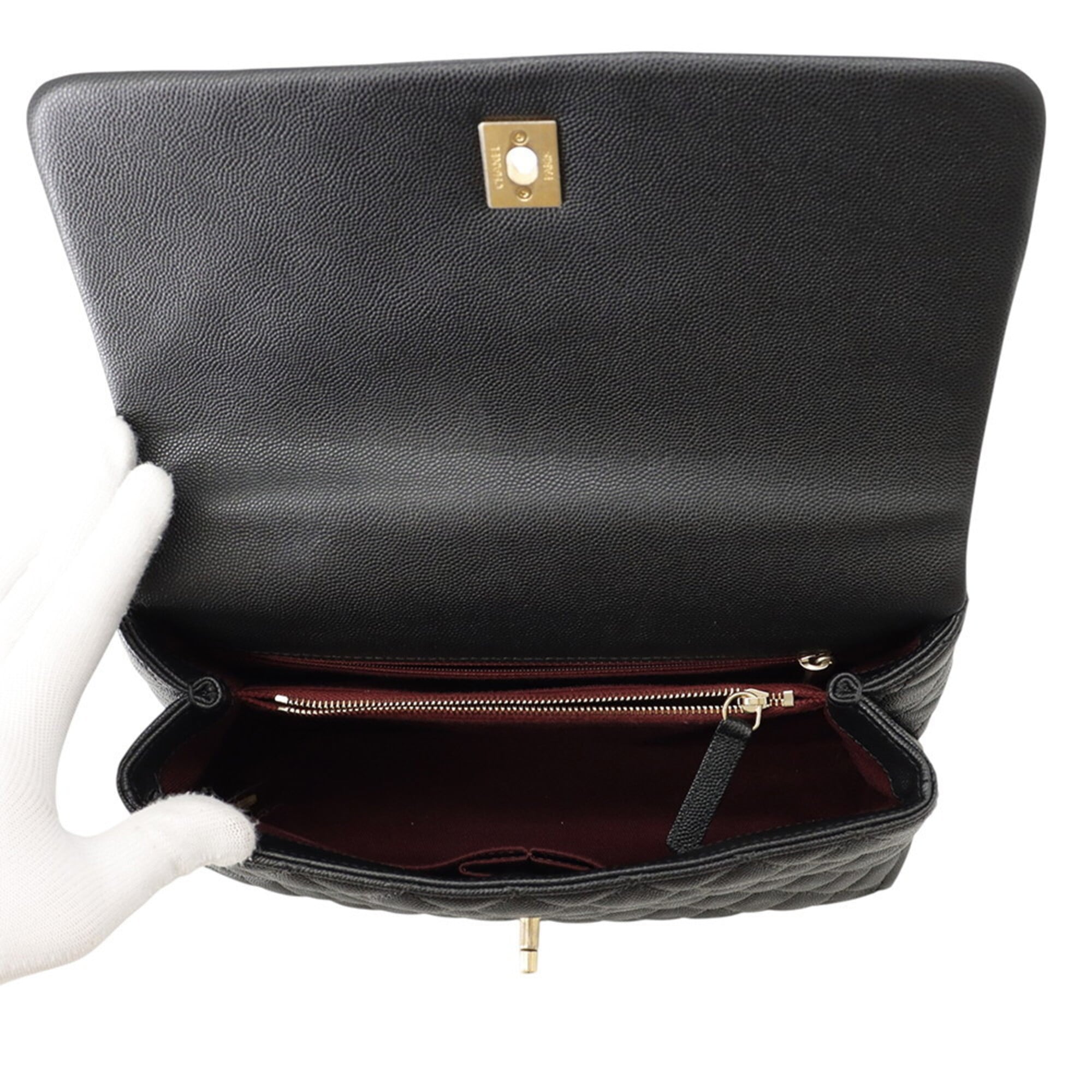 Chanel Black Grained Calfskin Handbag (Pre-Owned)