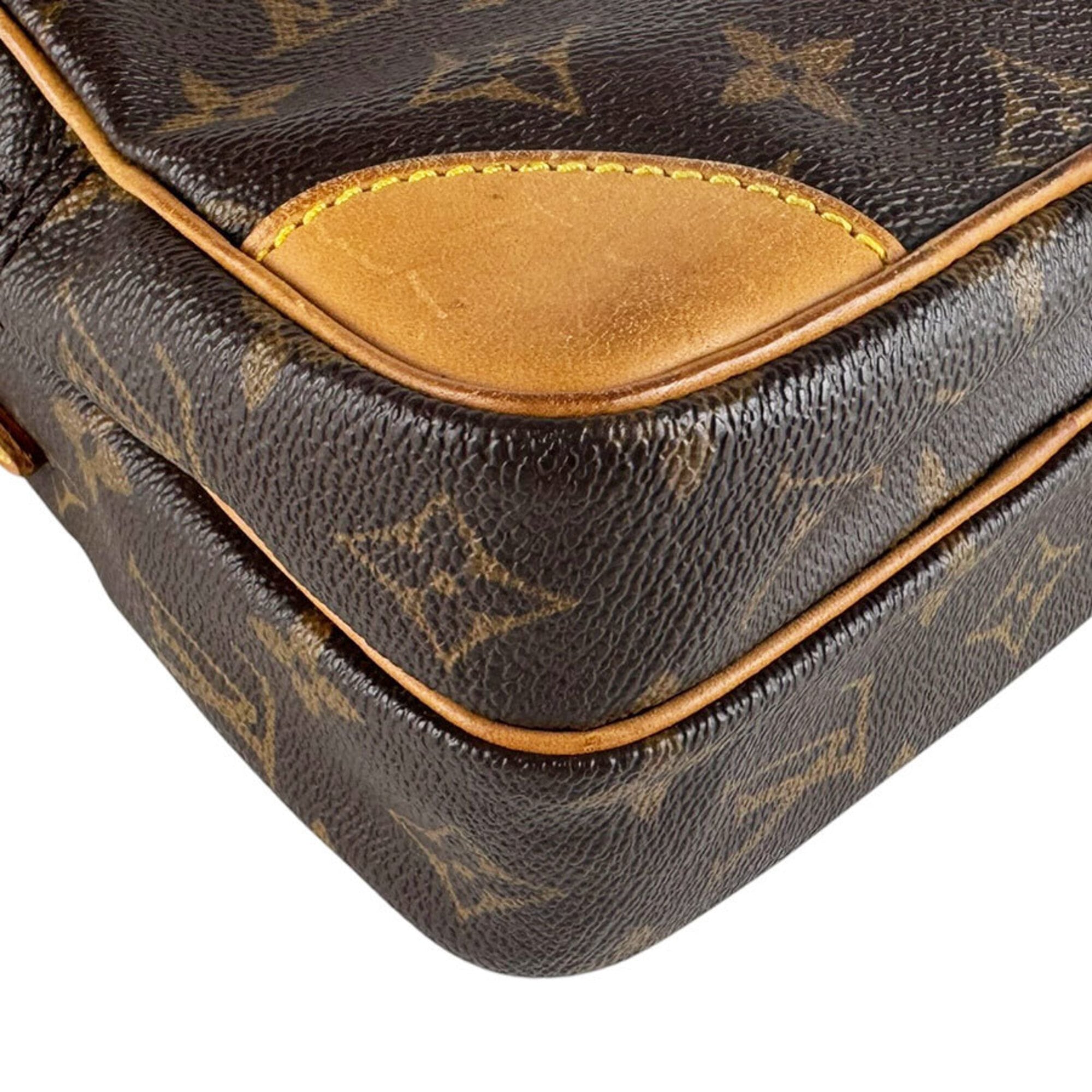 Louis Vuitton Brown Monogram Monogram Shoulder Bag (Pre-Owned)