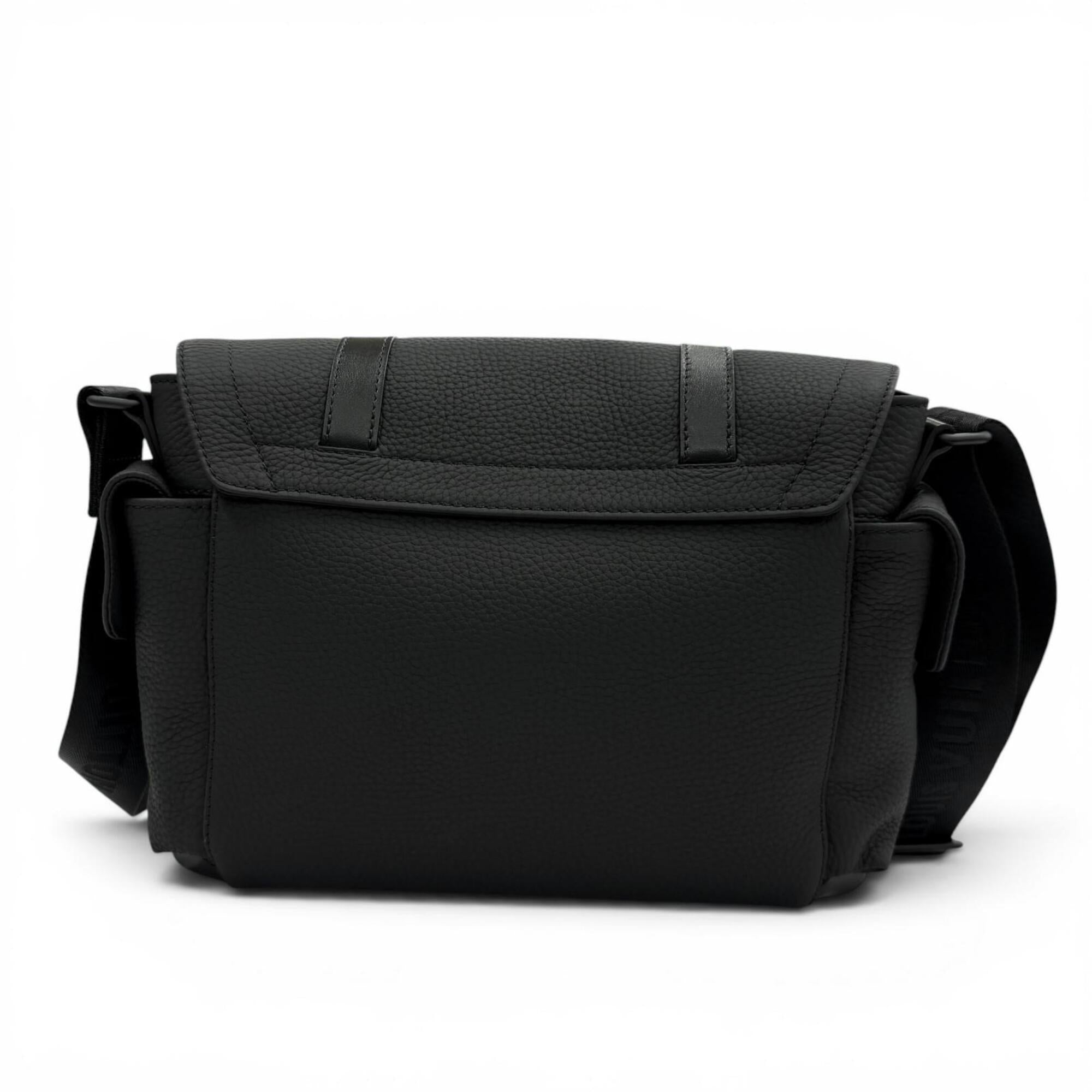 Louis Vuitton Black Leather Shoulder Bag (Pre-Owned)