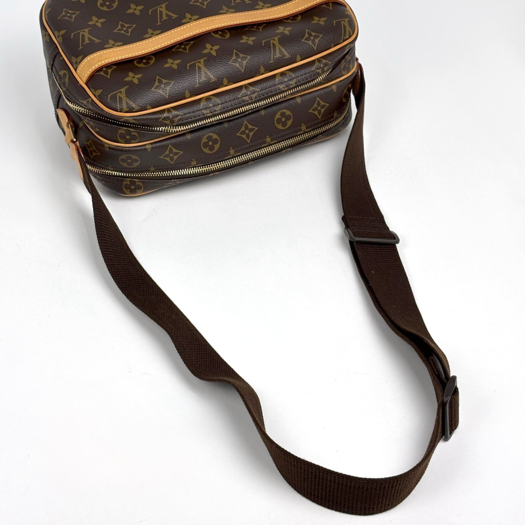 Louis Vuitton Brown Monogram Shoulder Bag (Pre-Owned)
