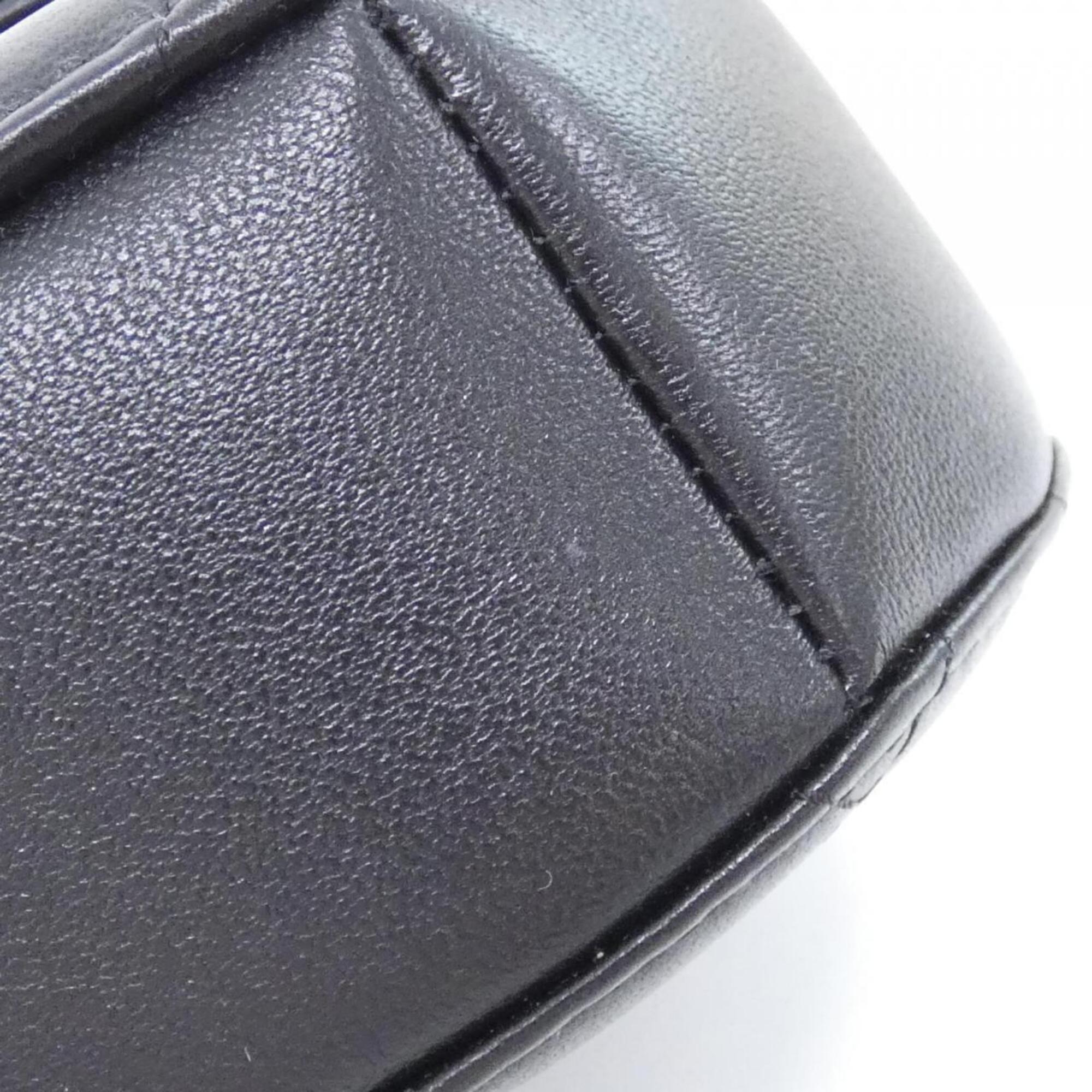 Chanel Black Leather Shoulder Bag (Pre-Owned)