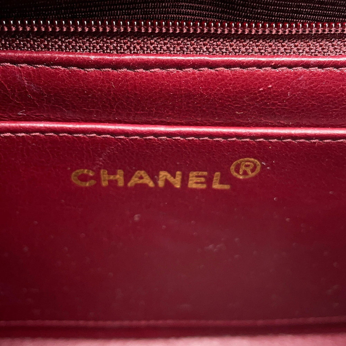 Chanel Matelasse Black Leather Shoulder Bag (Pre-Owned)