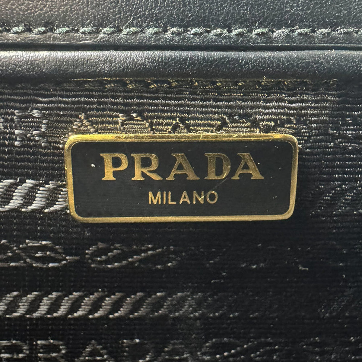 Prada Black Leather Shoulder Bag (Pre-Owned)