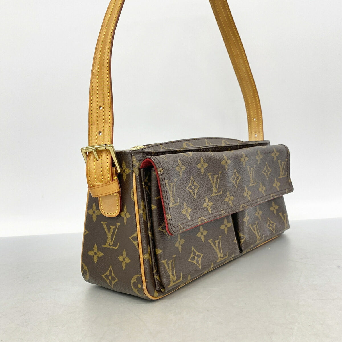 Louis Vuitton Brown Shoulder Bag (Pre-Owned)