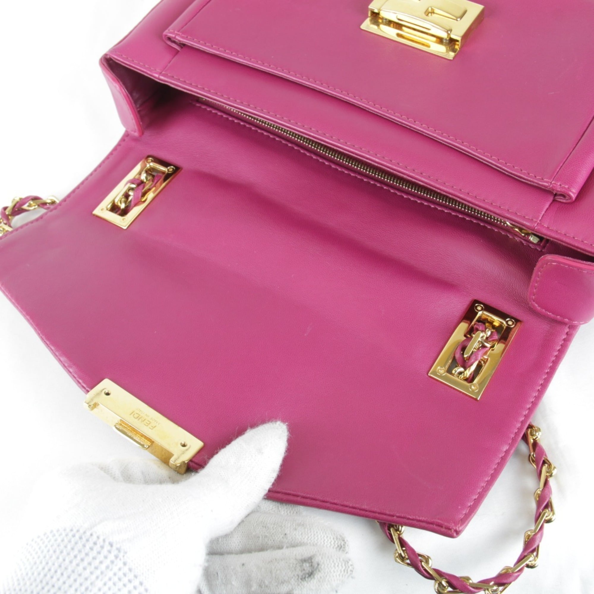 Fendi Pink Shoulder Bag (Pre-Owned)