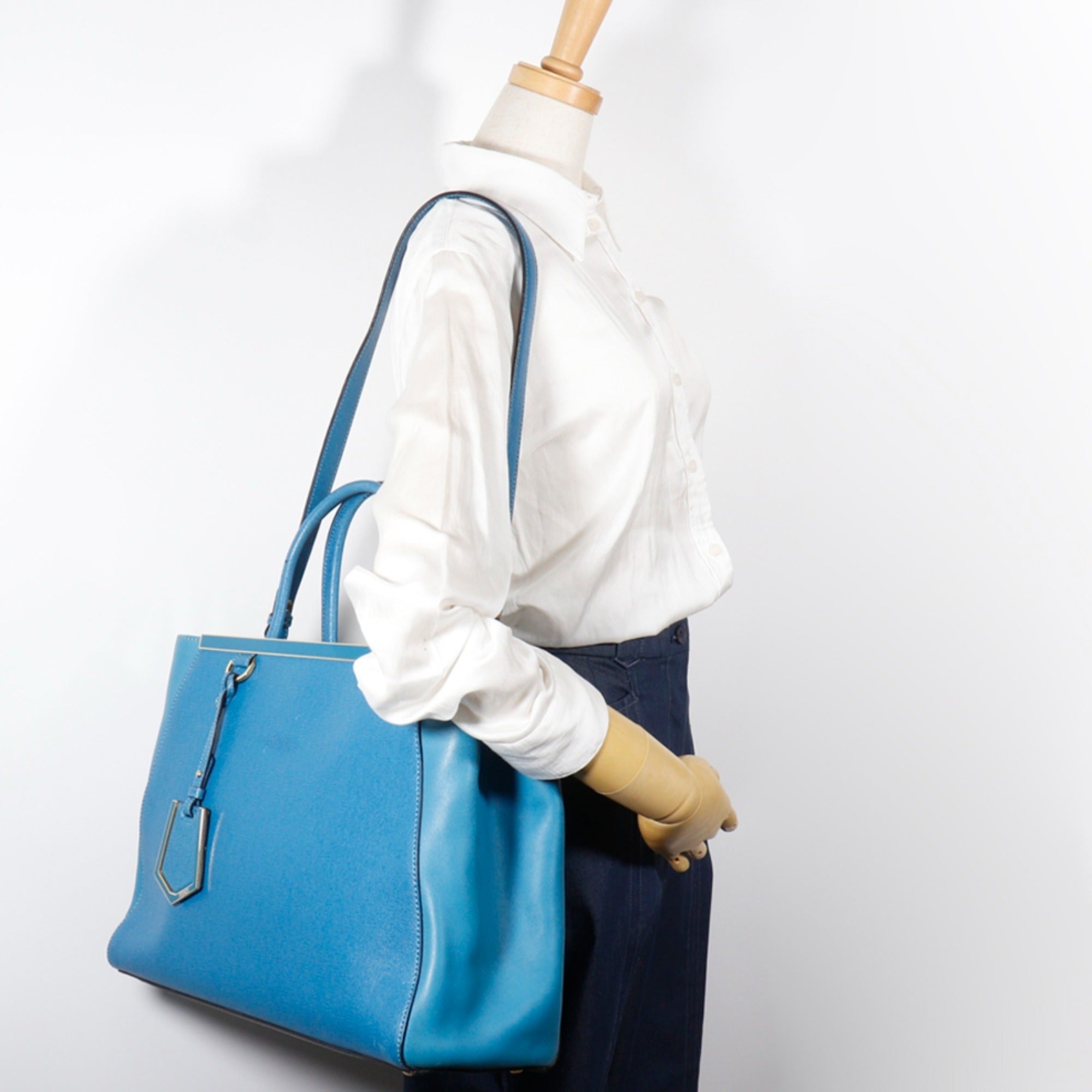 Fendi Blue Leather Handbag (Pre-Owned)