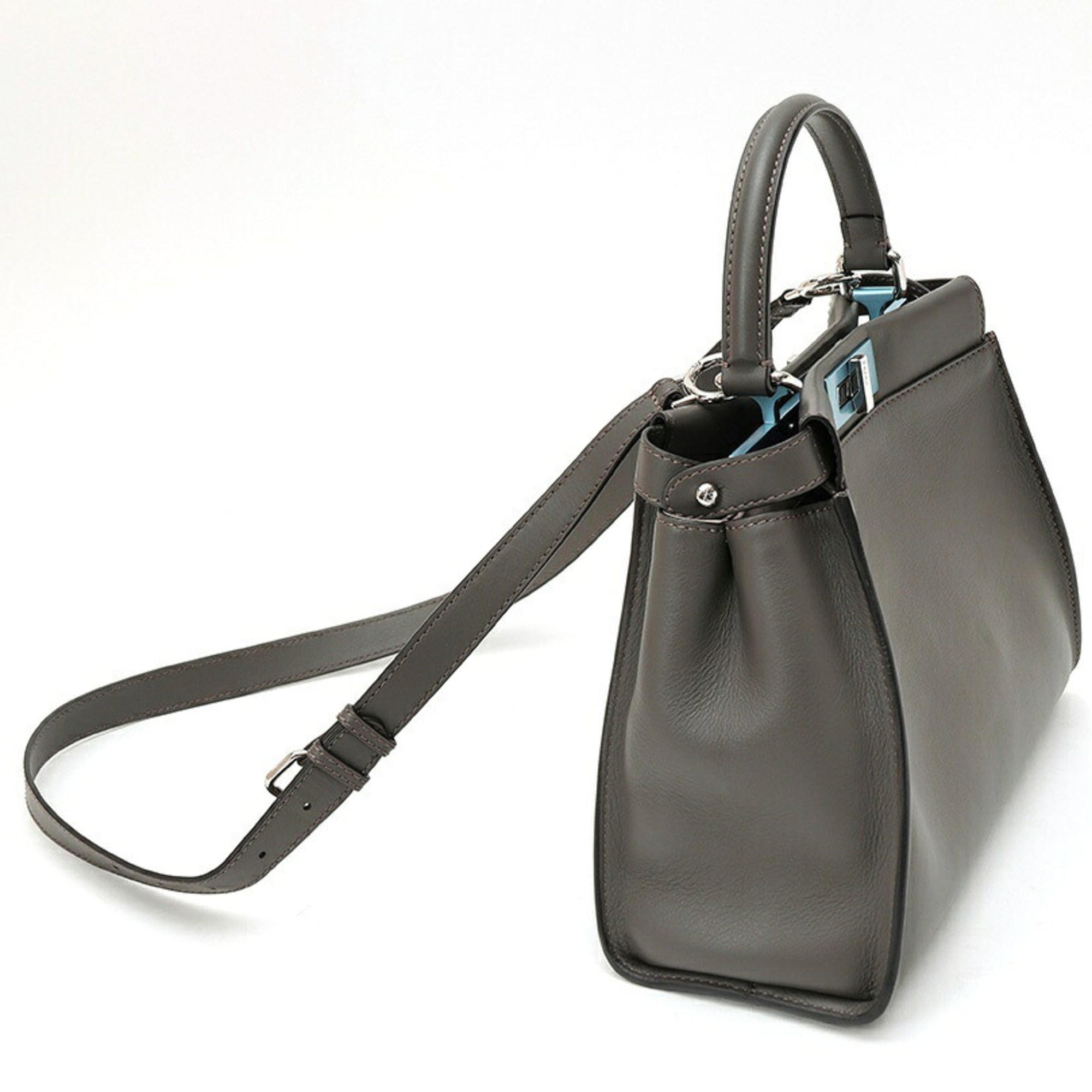 Fendi Gray Leather Shoulder Bag (Pre-Owned)