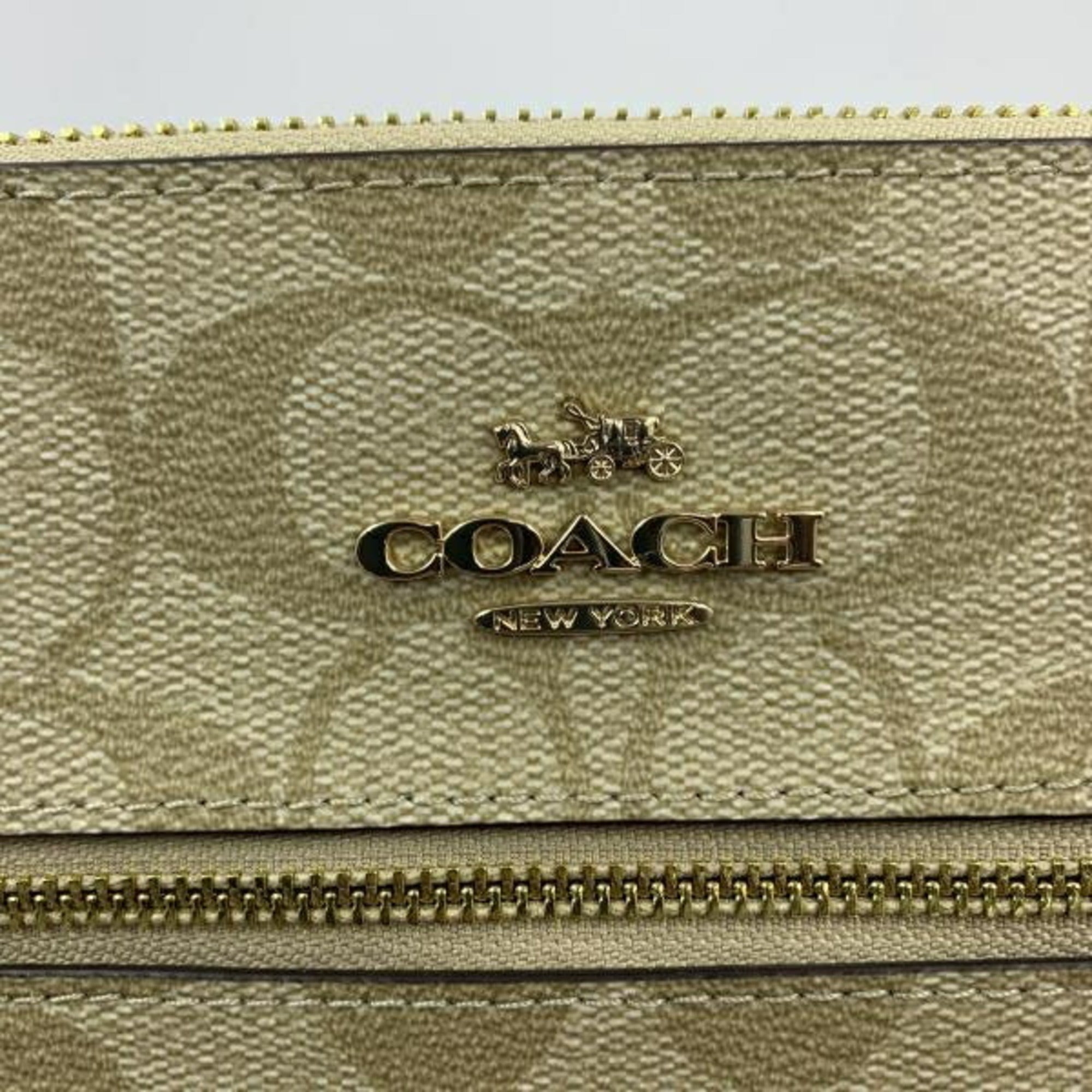 Coach Signature Khaki Shoulder Bag (Pre-Owned)