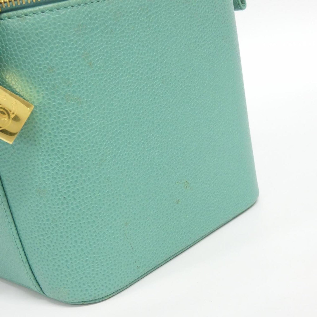 Chanel Green Grained Calfskin Handbag (Pre-Owned)