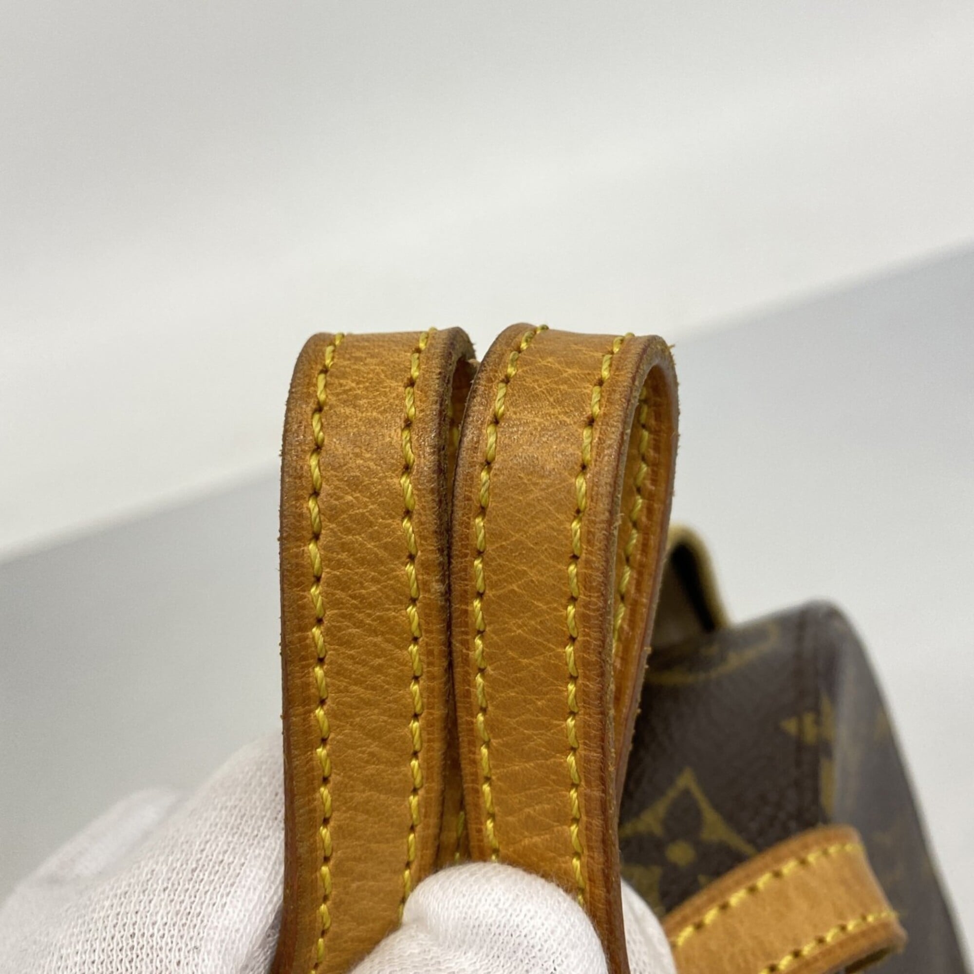 Louis Vuitton Brown Handbag (Pre-Owned)