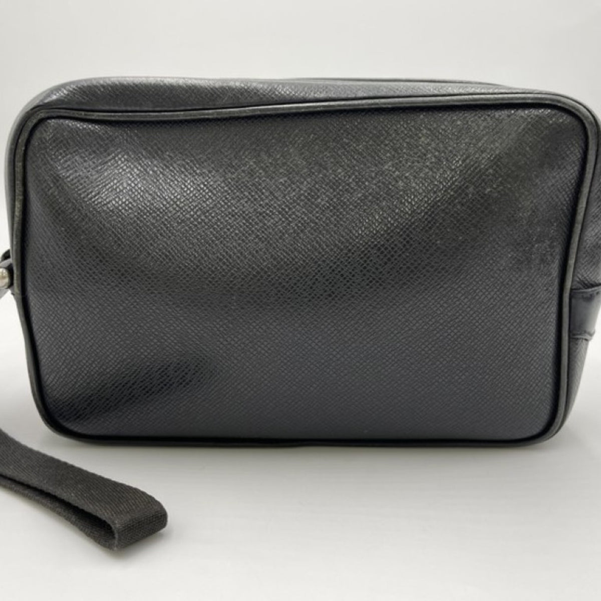 Louis Vuitton Ardoise Black Taiga Leather Clutch Bag (Pre-Owned)
