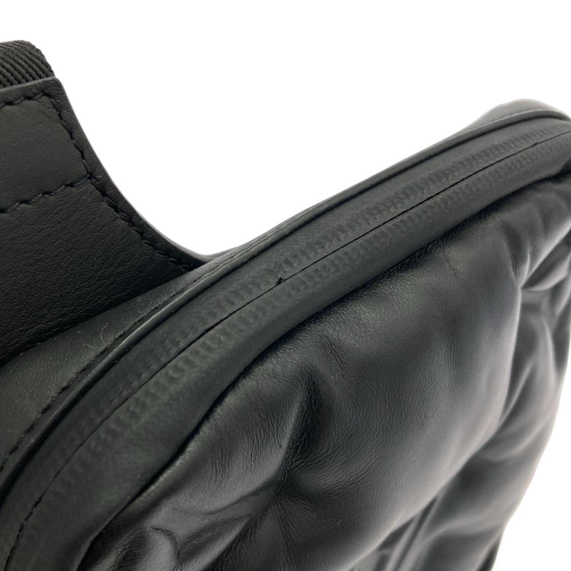 Louis Vuitton Black Leather Shoulder Bag (Pre-Owned)