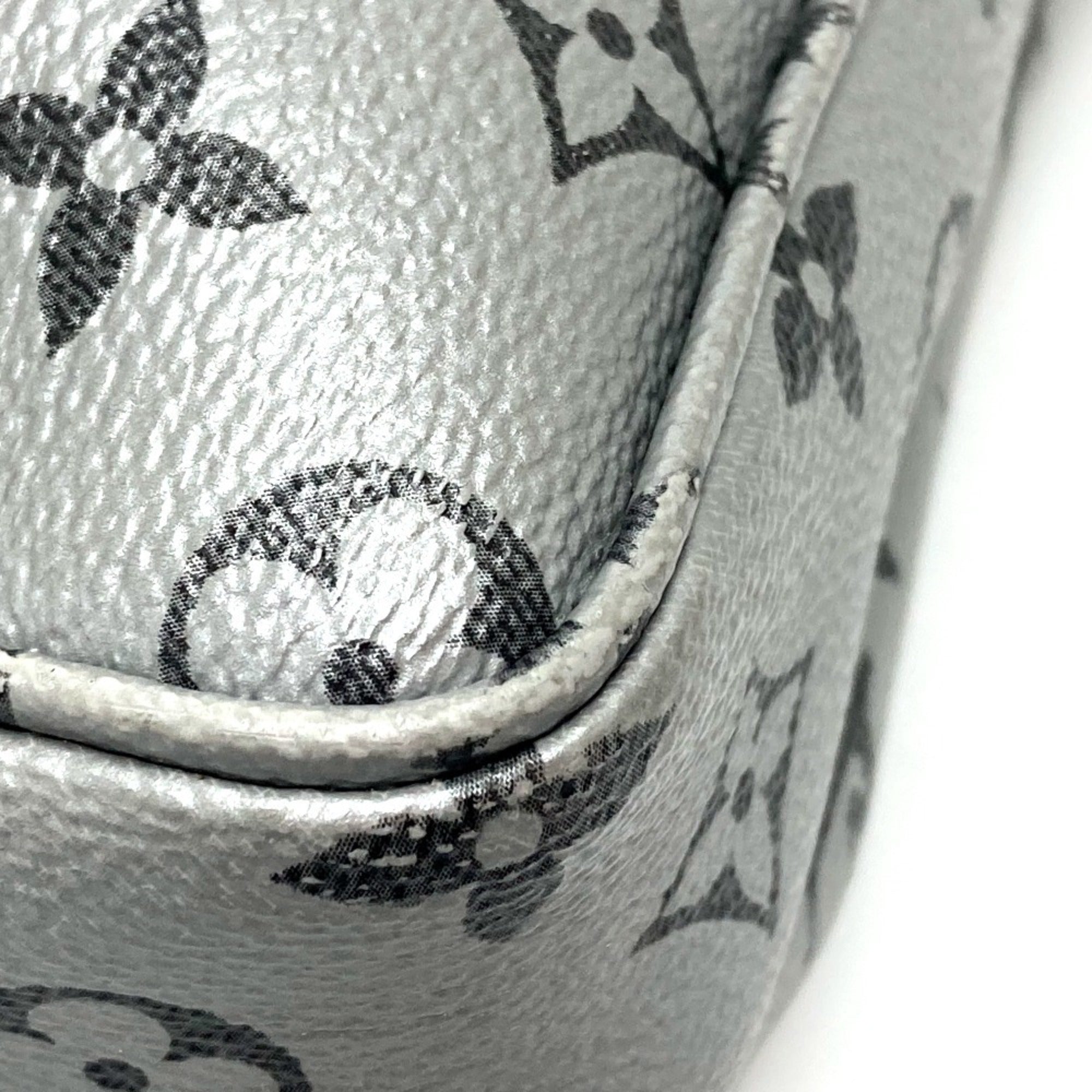 Louis Vuitton Silver Monogram Shoulder Bag (Pre-Owned)