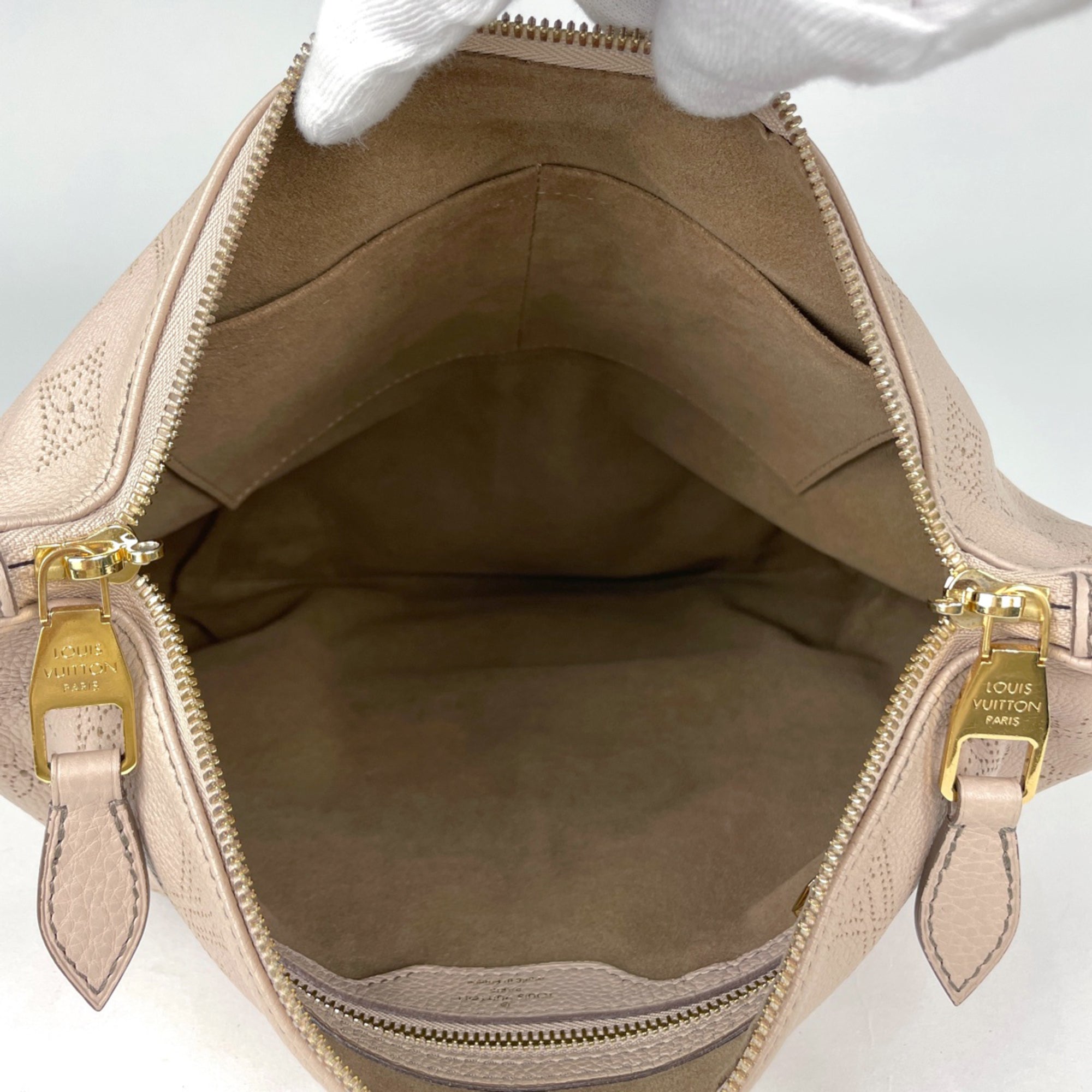 Louis Vuitton Beige Sable Monogram Shoulder Bag (Pre-Owned)