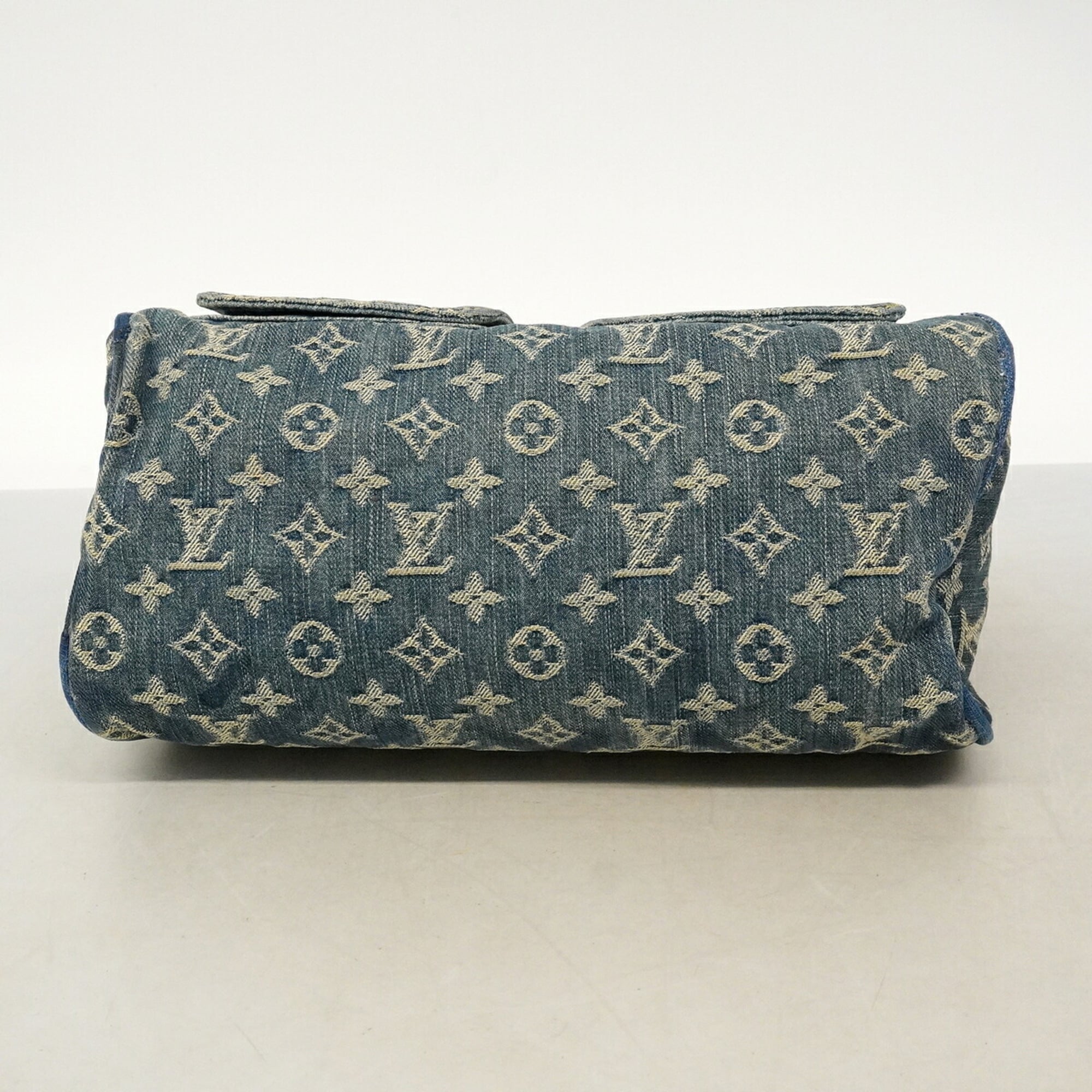 Louis Vuitton Blue Handbag (Pre-Owned)
