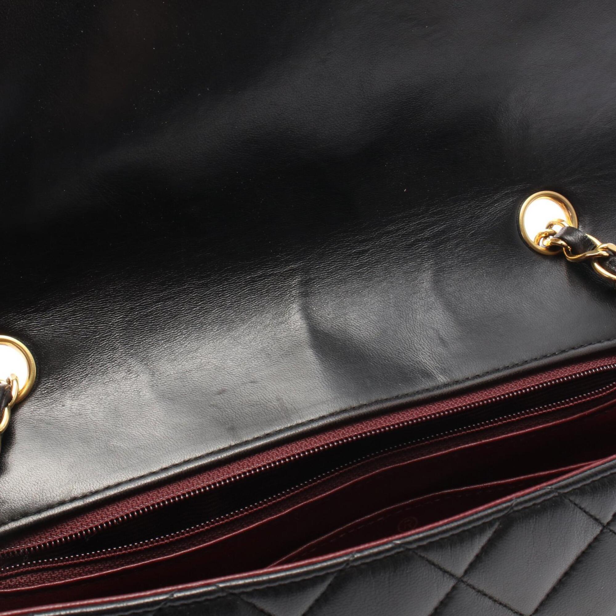 Chanel Black Leather Handbag Shoulder Bag (Pre-Owned)