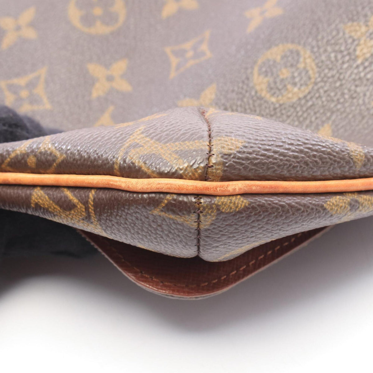 Louis Vuitton Brown Coated Canvas Leather Handbag Shoulder Bag (Pre-Owned)