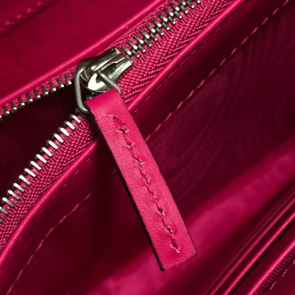 Gucci Pink Leather Chain/Shoulder Wallet (Pre-Owned)