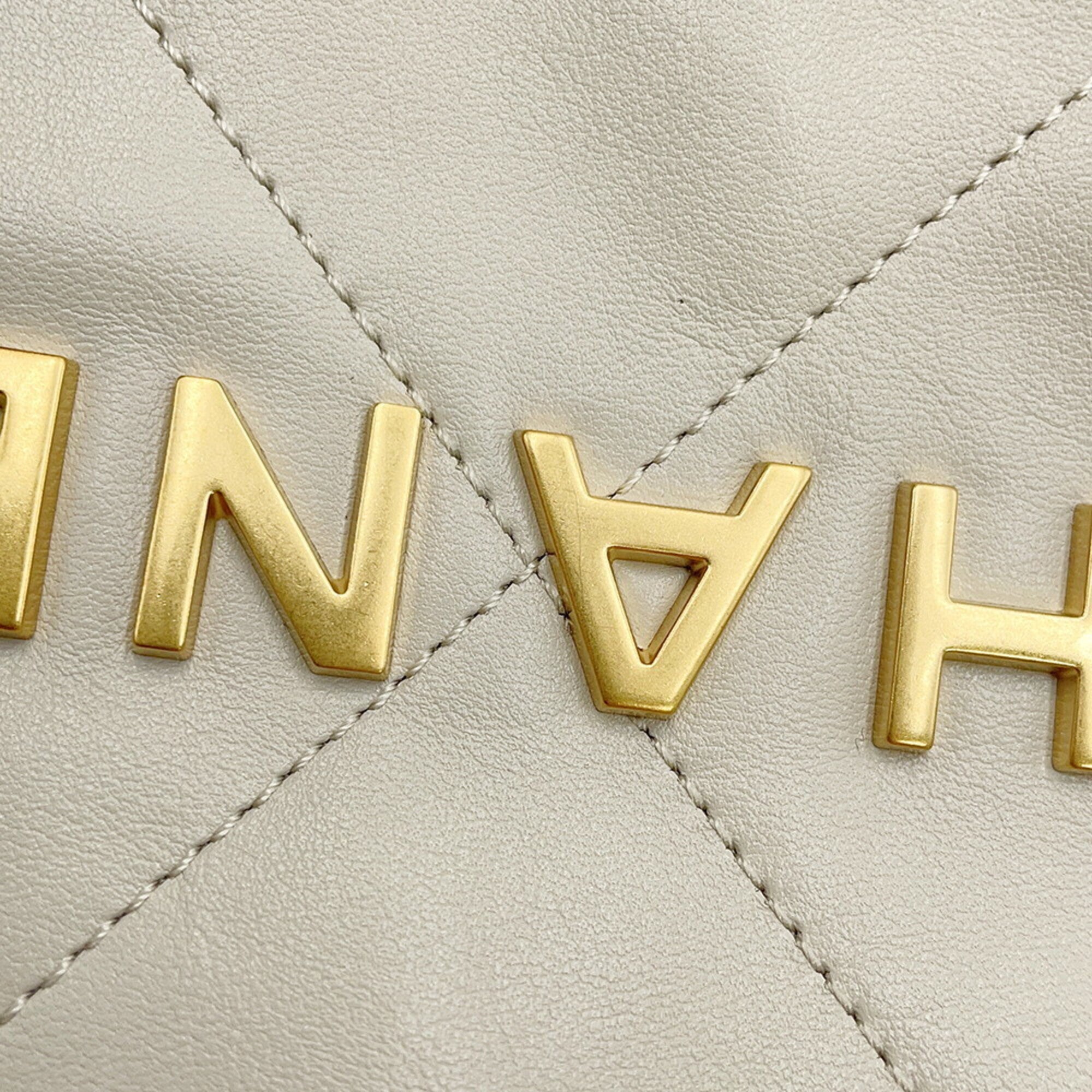 Chanel Ivory Leather Handbag Pouch (Pre-Owned)