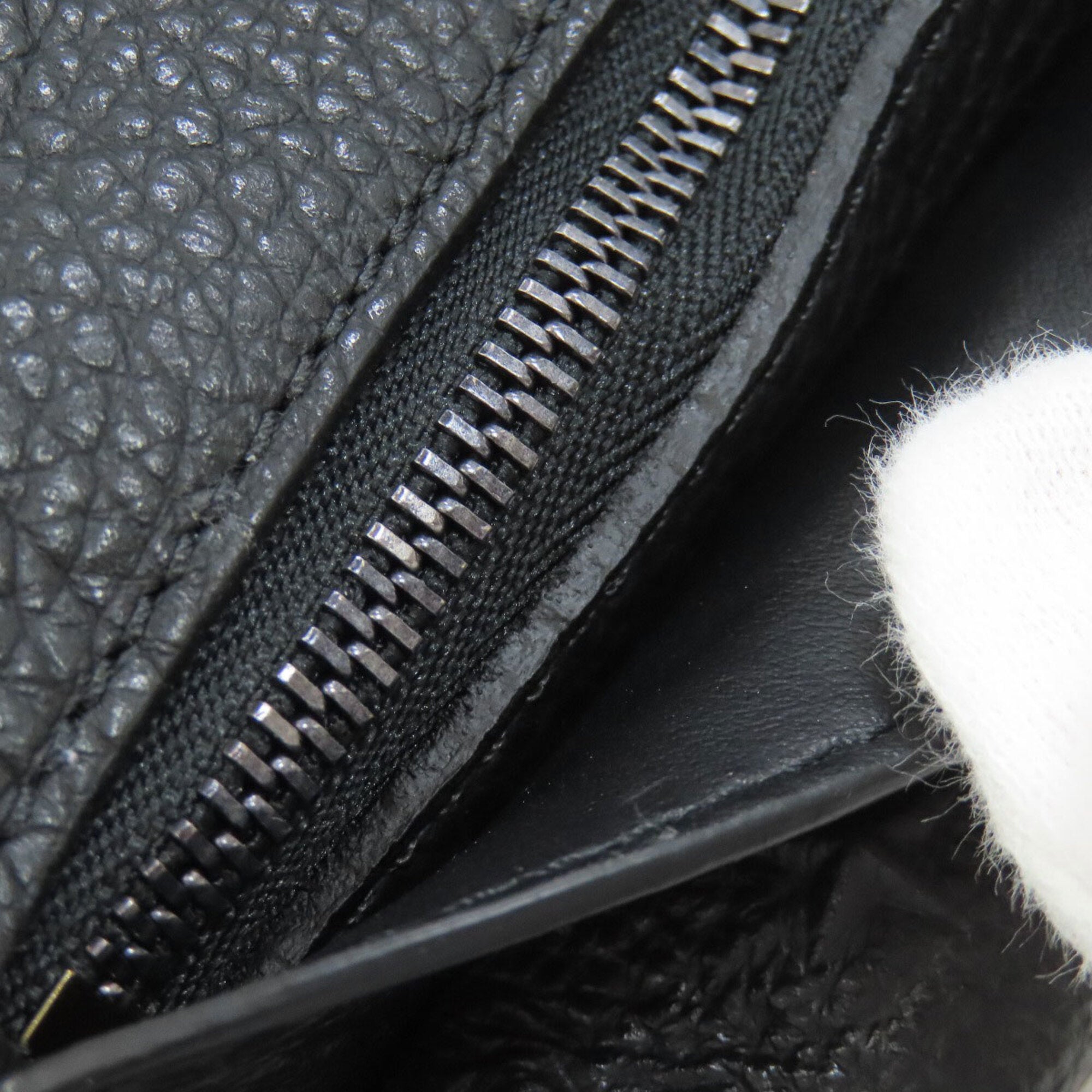 Jimmy Choo Black Leather Sling Bag (Pre-Owned)