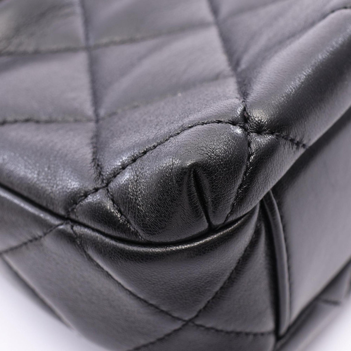 Chanel Black Leather Handbag Shoulder Bag (Pre-Owned)