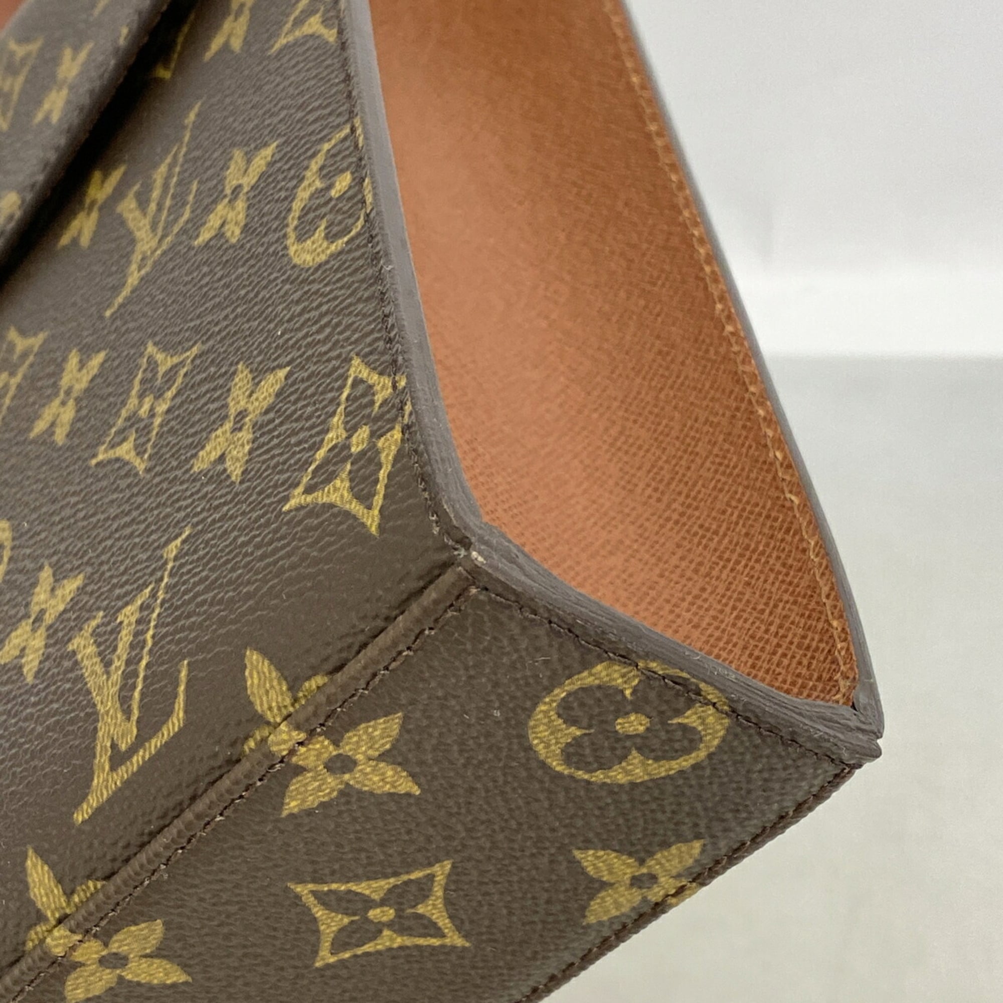 Louis Vuitton Brown Handbag (Pre-Owned)