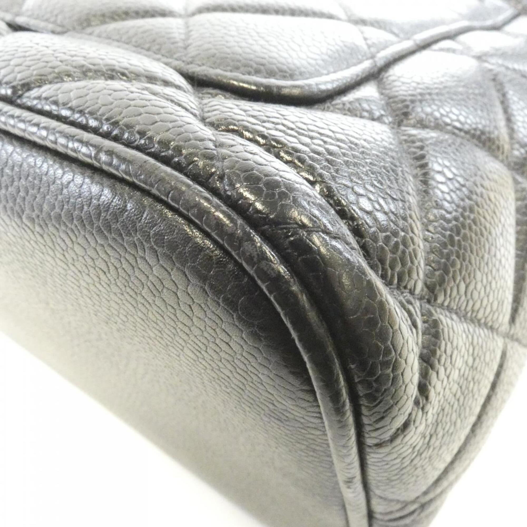 Chanel Black Grained Calfskin Handbag (Pre-Owned)