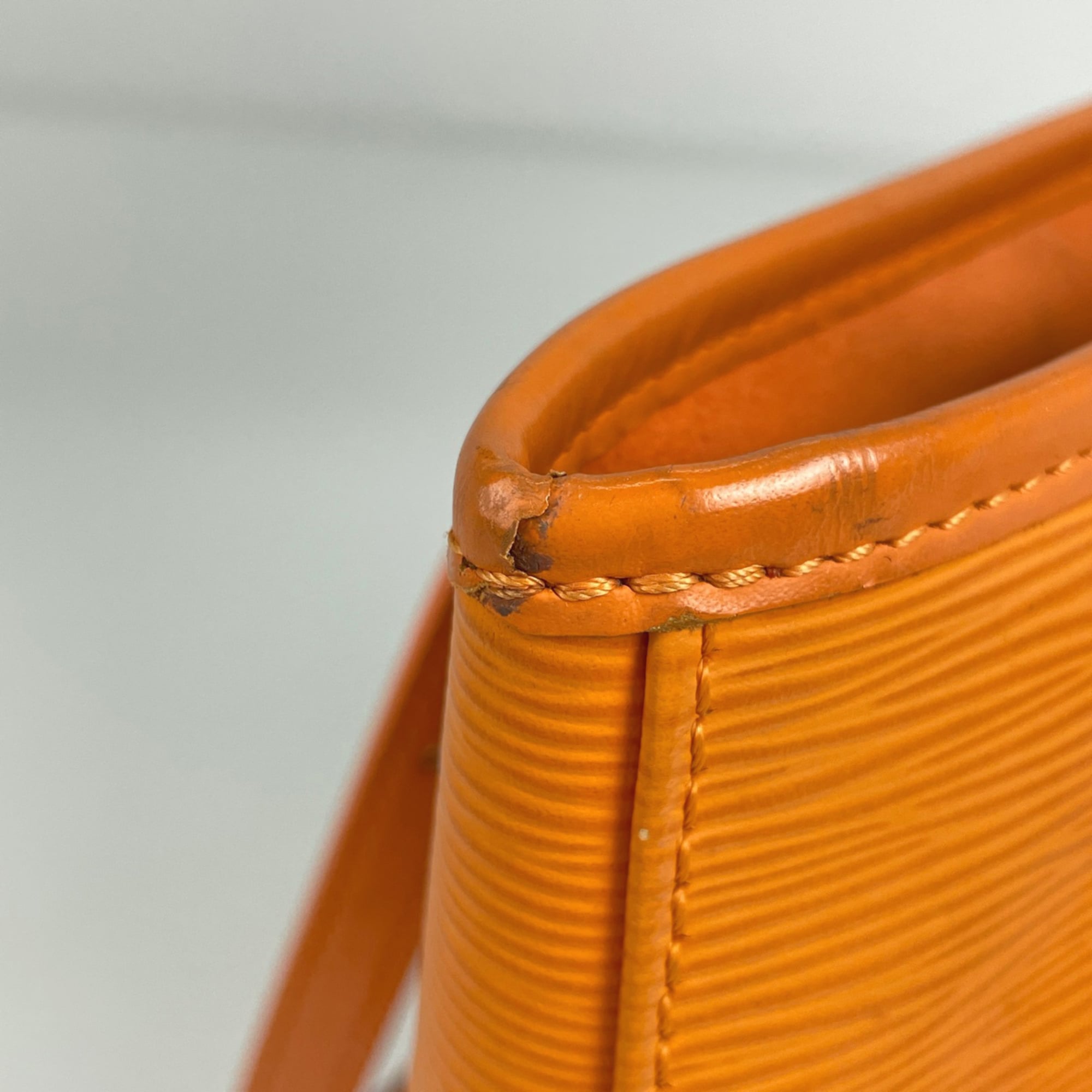 Louis Vuitton Mandarin Orange Epi Leather Tote Bag (Pre-Owned)