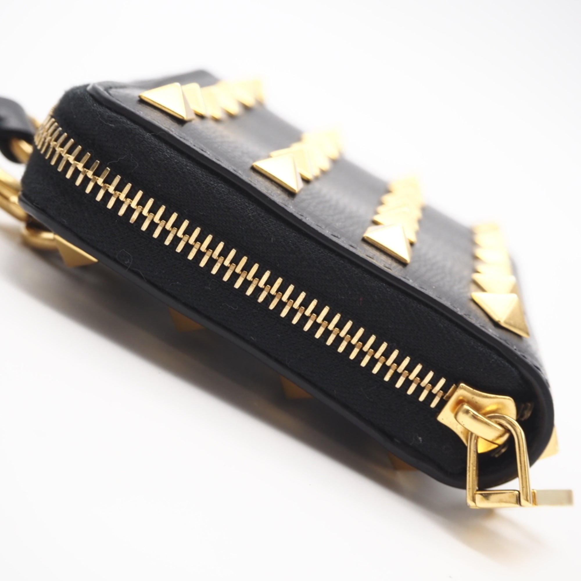 Valentino Black Leather Shoulder Bag (Pre-Owned)