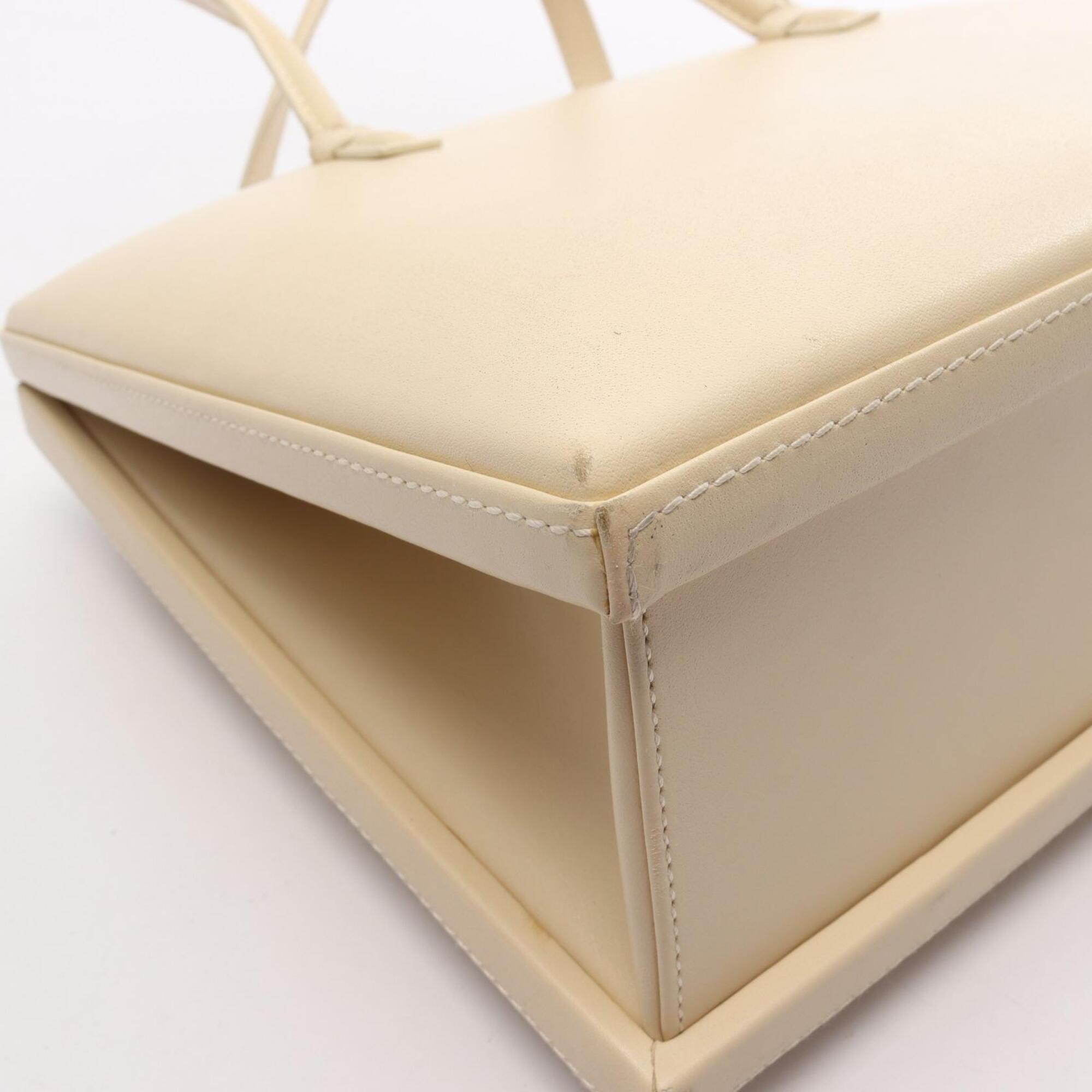 Loewe Ivory Leather Handbag (Pre-Owned)