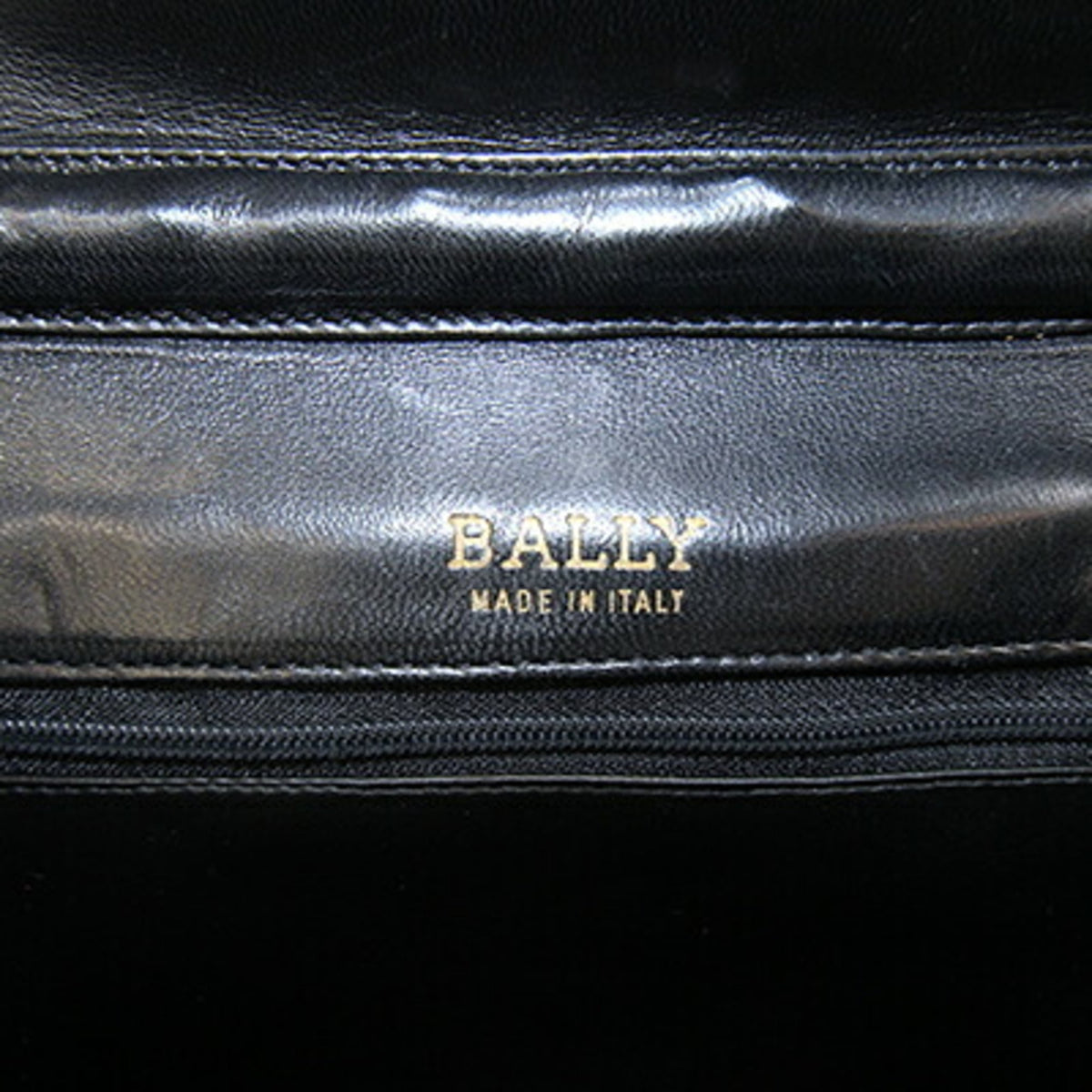 Bally Black Red Color Leather Handbag (Pre-Owned)