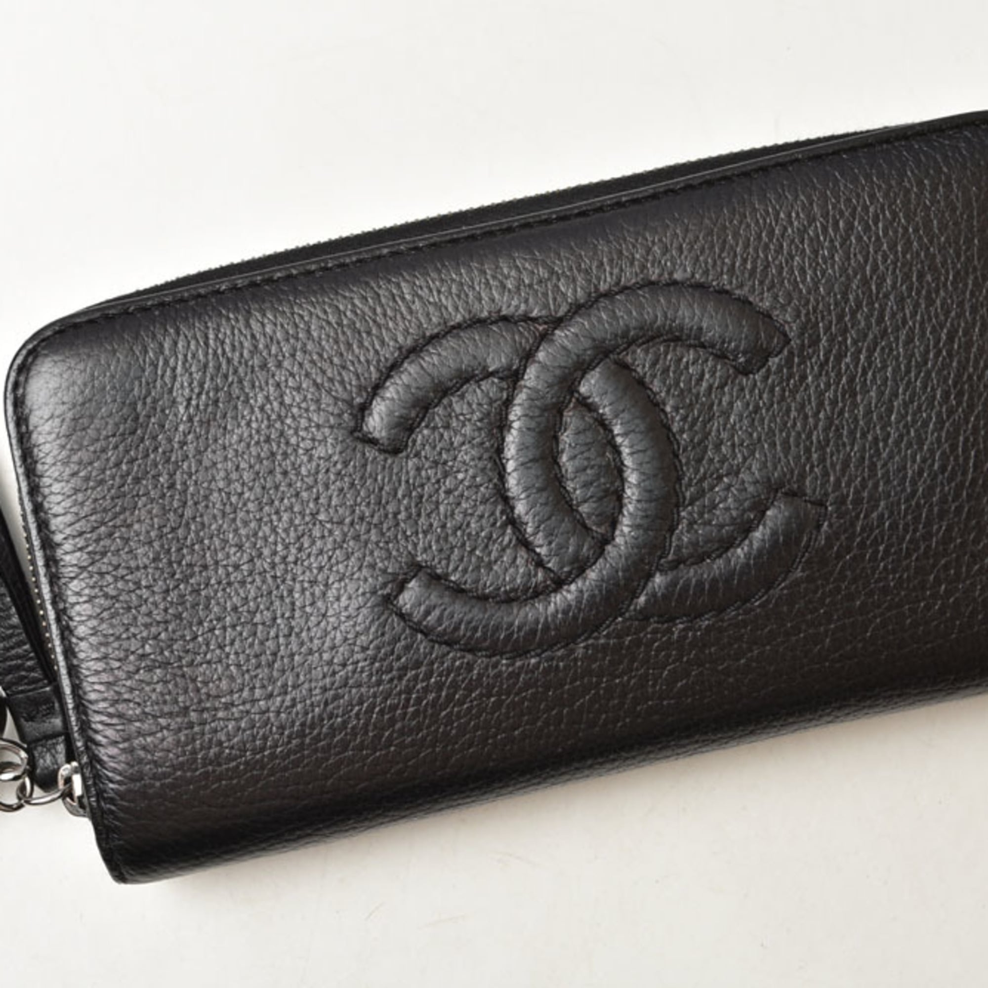 Chanel Black Leather Long Wallet (Bi-Fold) (Pre-Owned)