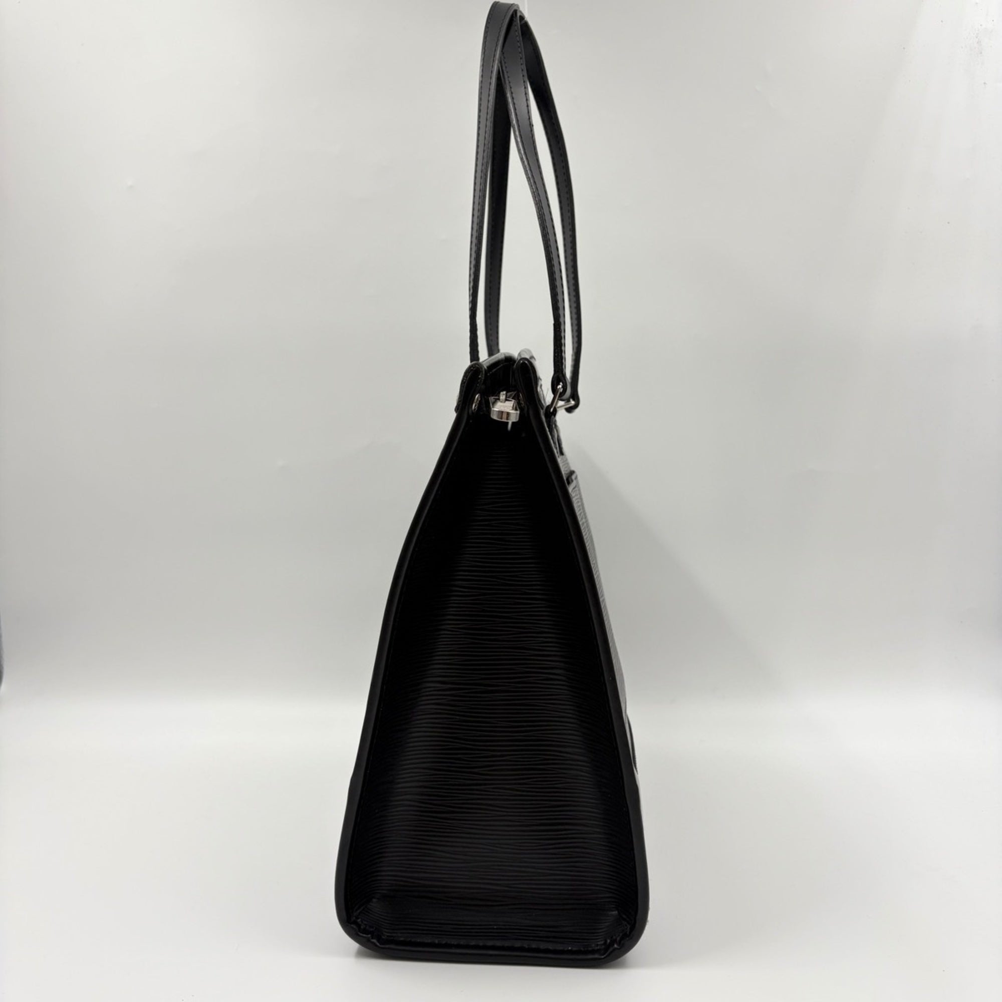 Louis Vuitton Black Tote Bag (Pre-Owned)