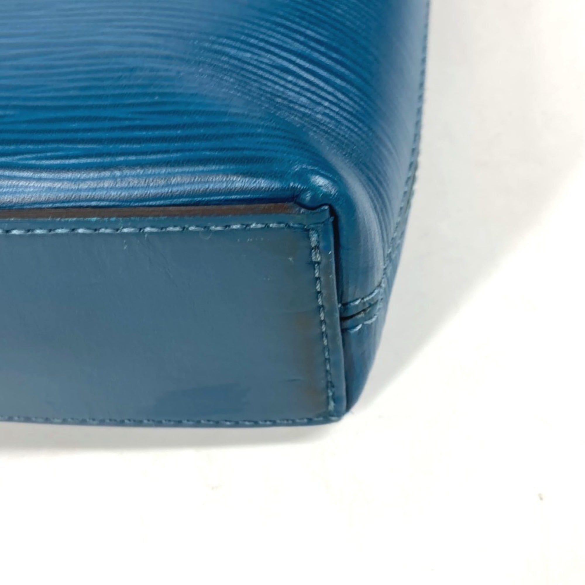 Louis Vuitton Bleu Celeste Blue Epi Leather Briefcase Handbag (Pre-Owned)