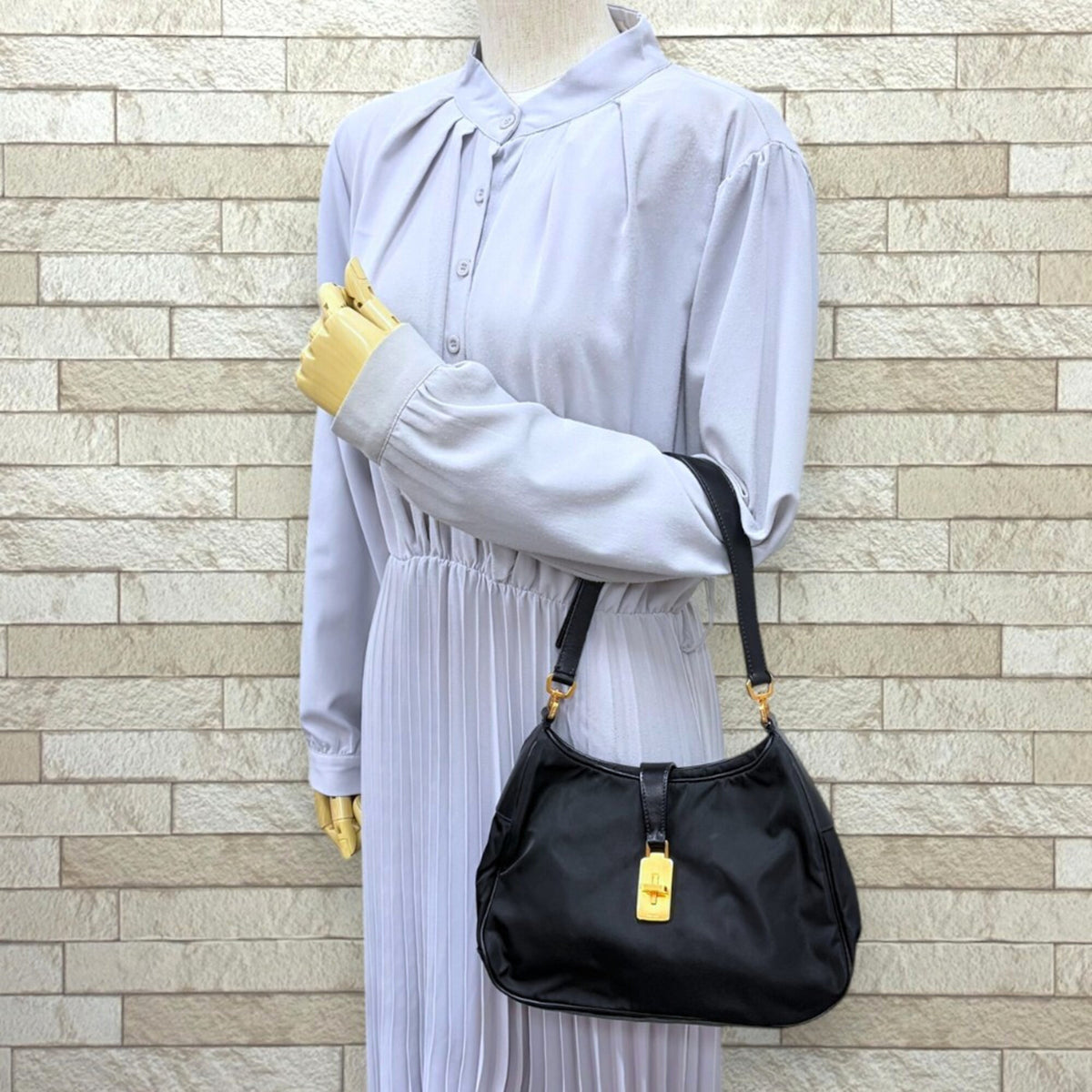 Prada Black Nero Nylon Handbag (Pre-Owned)