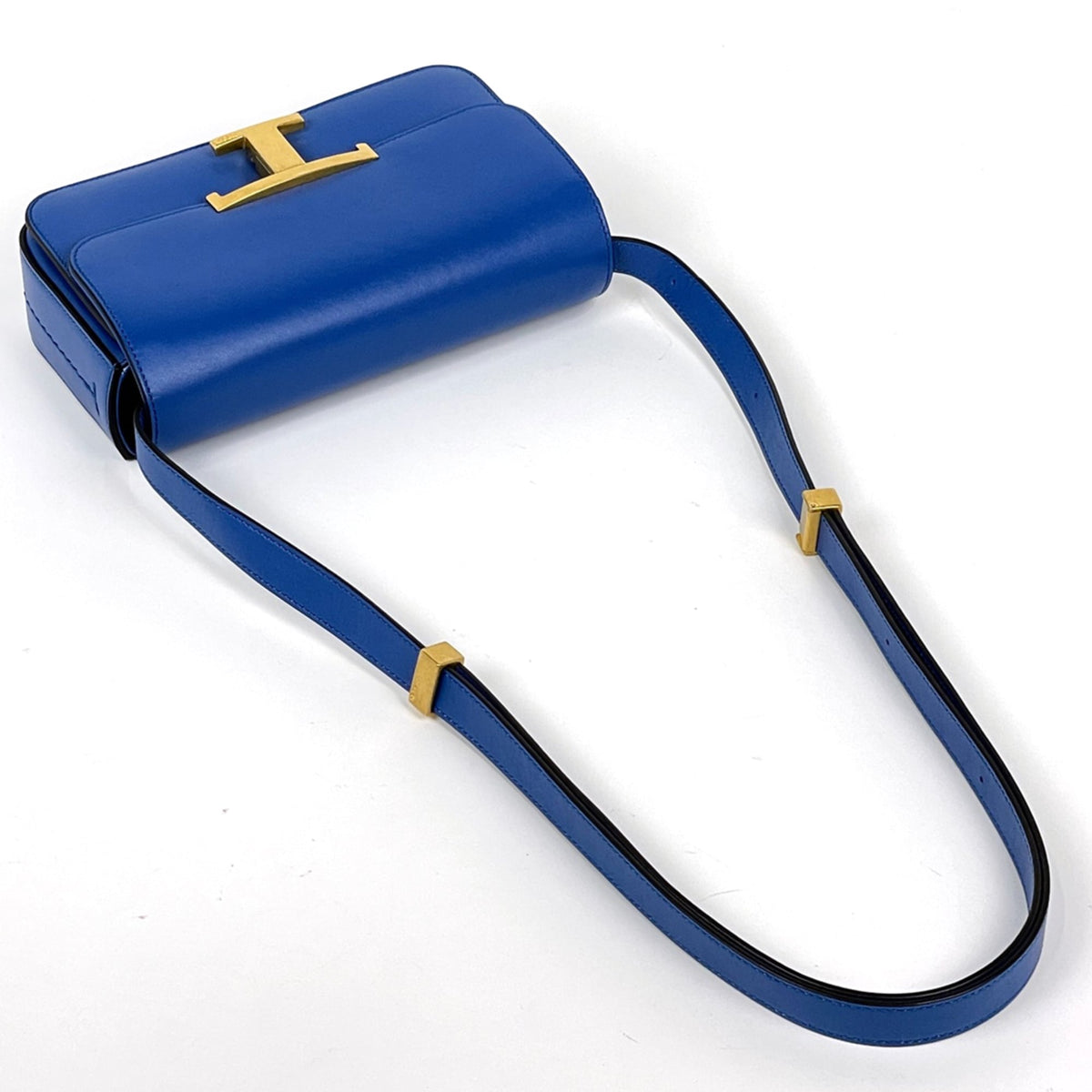 Tod's Blue Leather Shoulder Bag (Pre-Owned)